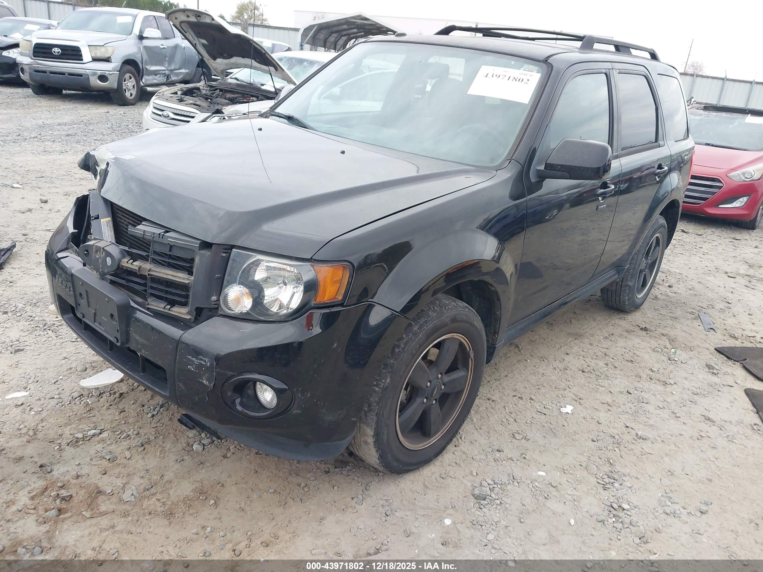 FORD ESCAPE image 2