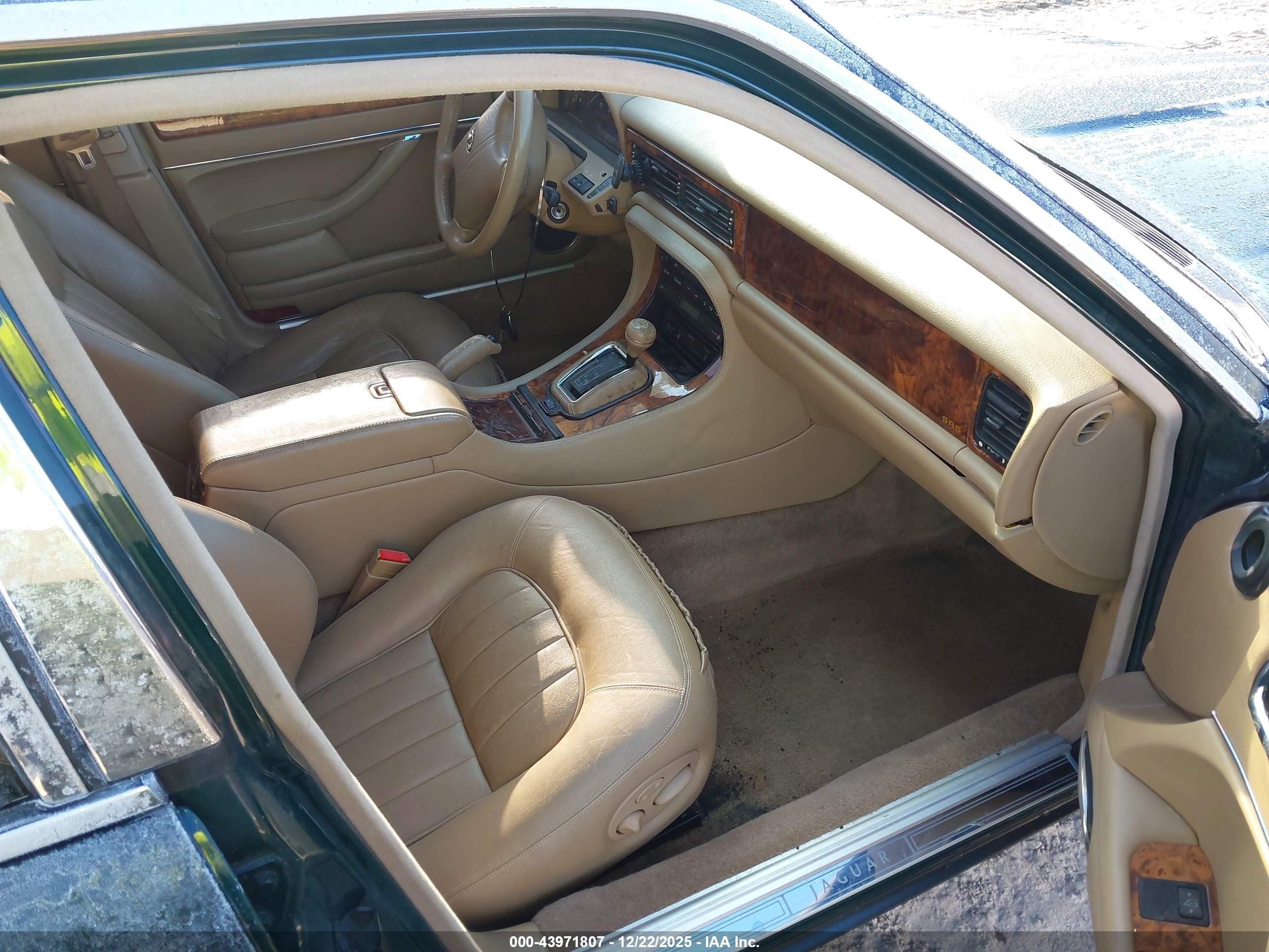 JAGUAR XJ6 image 5