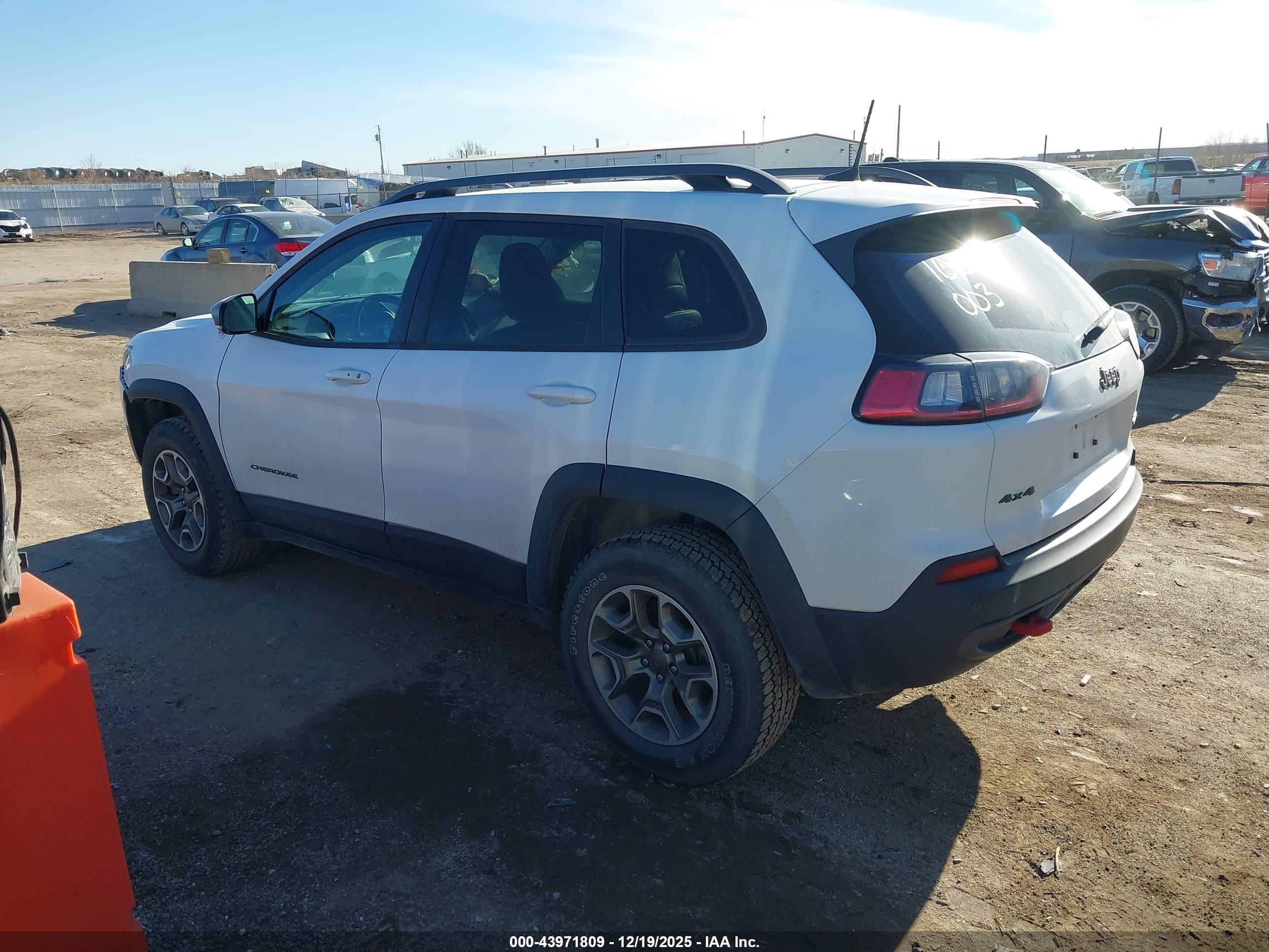 JEEP CHEROKEE image 3