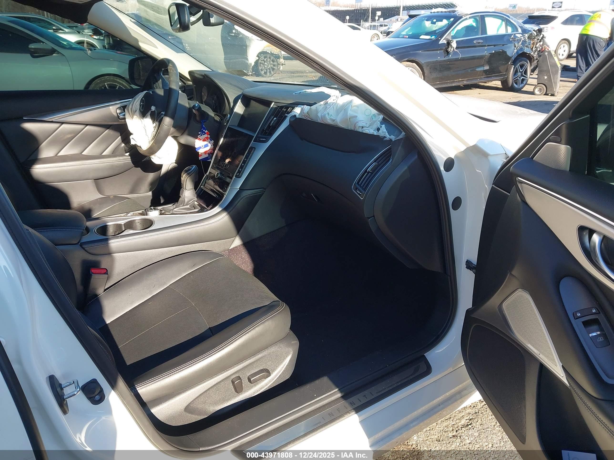 INFINITI Q50 image 5