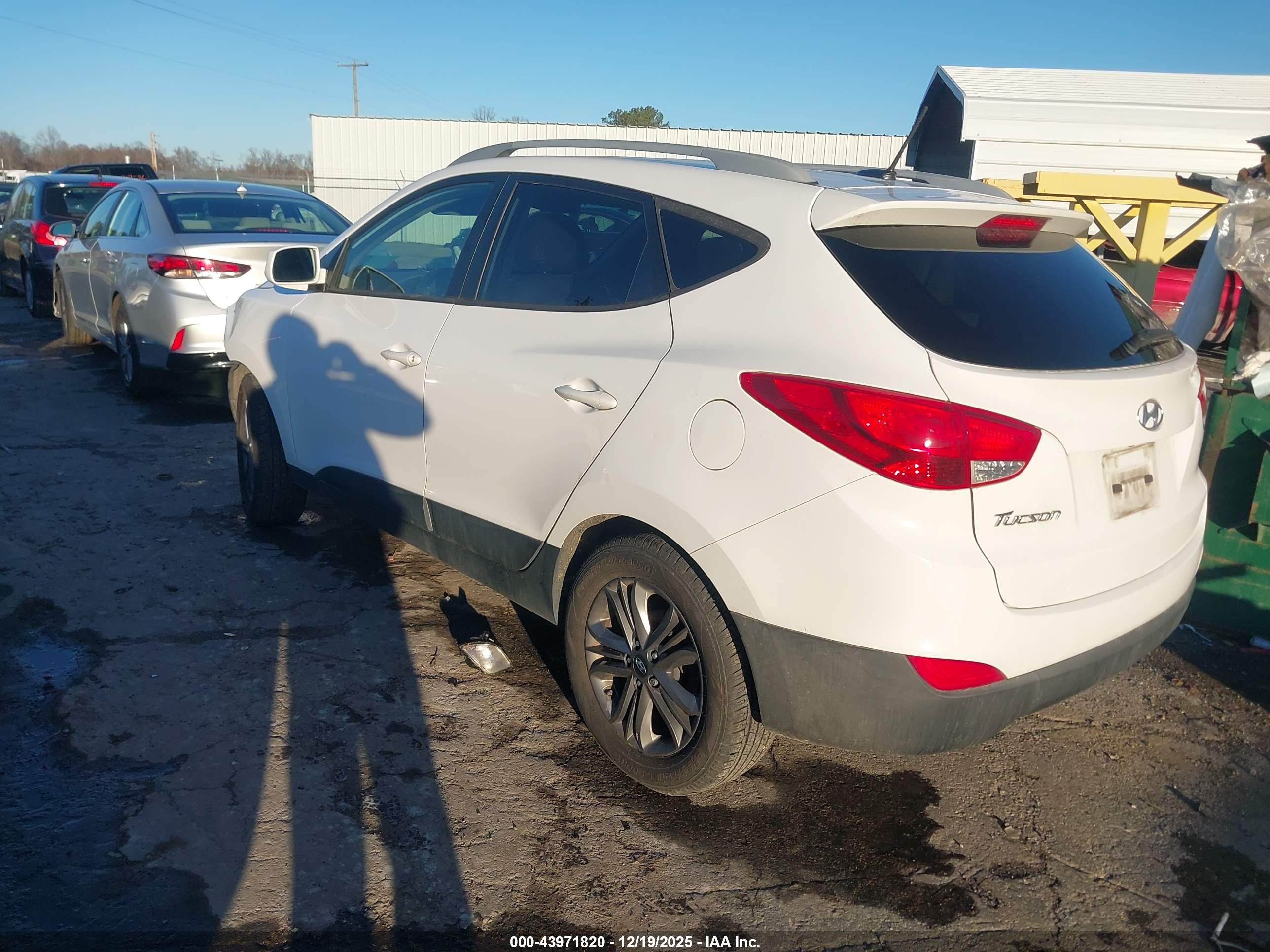 HYUNDAI TUCSON image 3