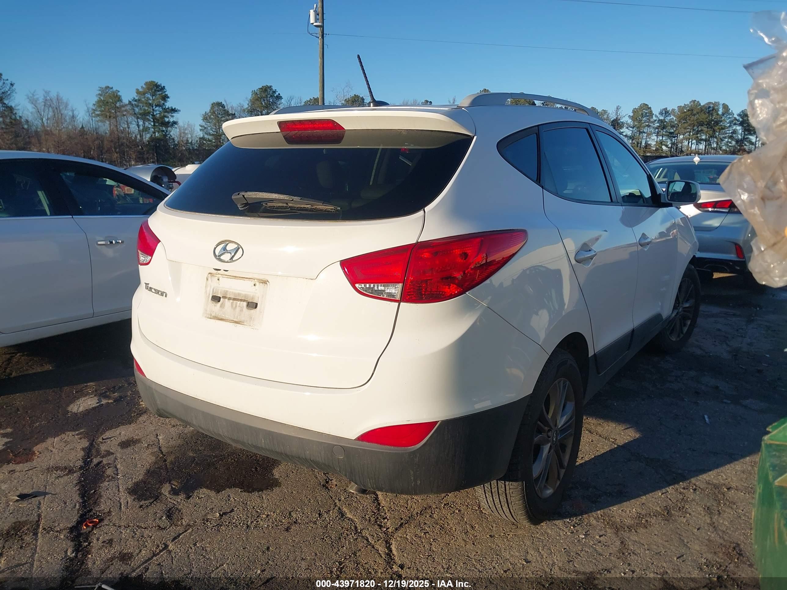 HYUNDAI TUCSON image 4
