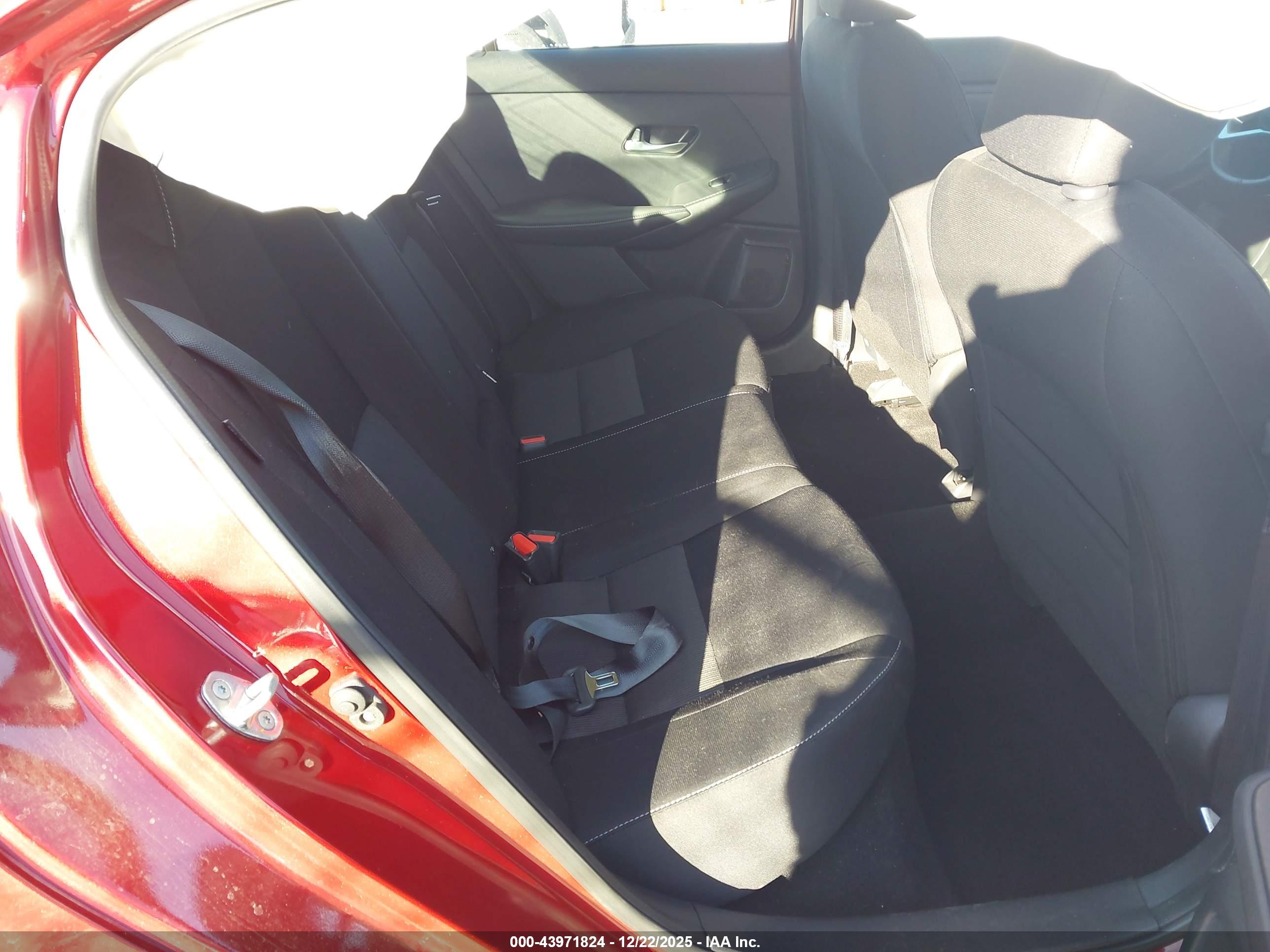 NISSAN SENTRA image 8