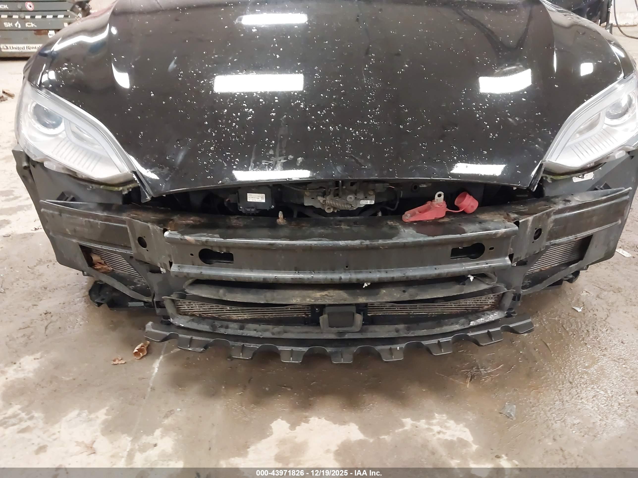 TESLA MODEL image 6