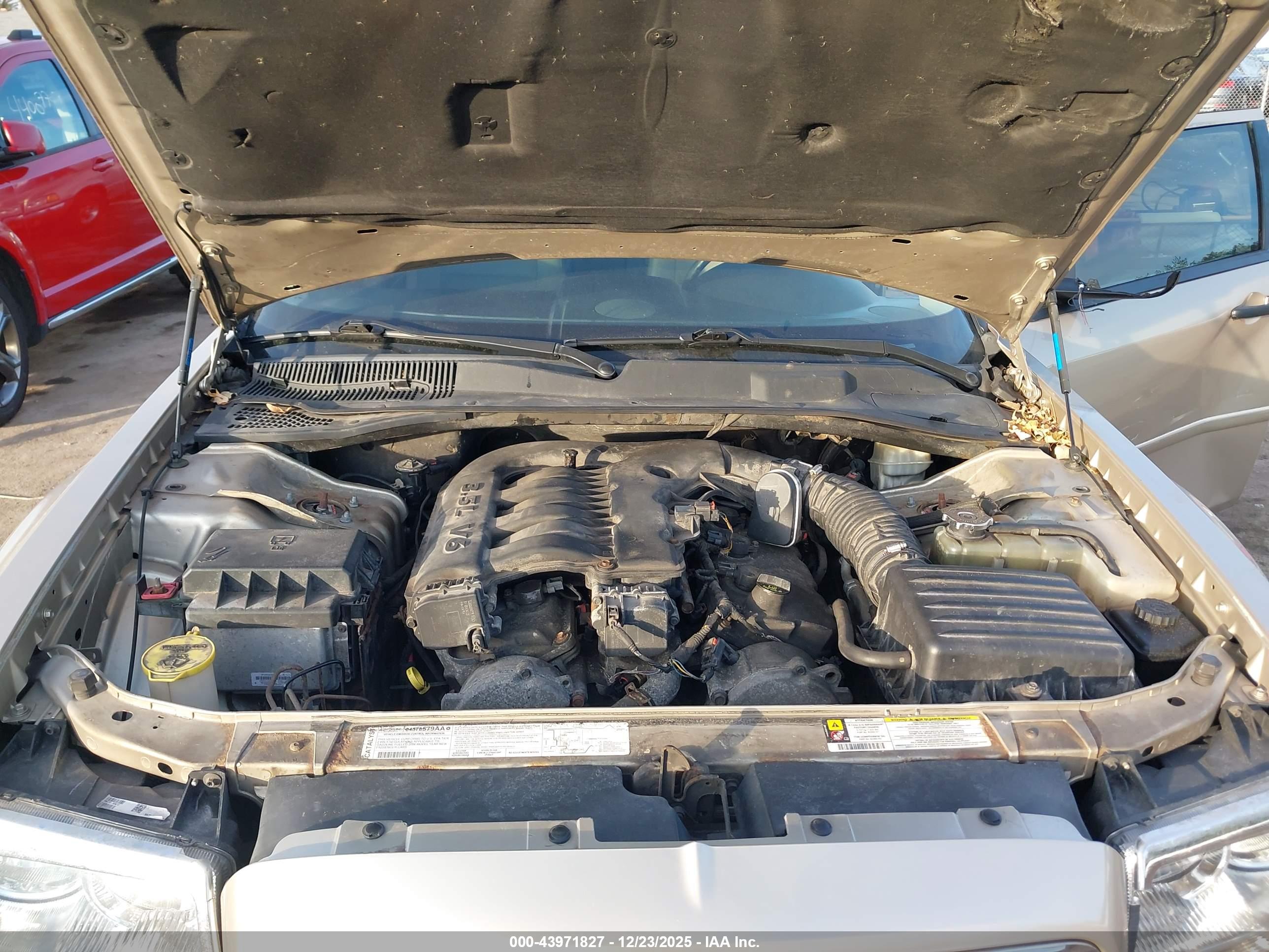 CHRYSLER 300 image 10