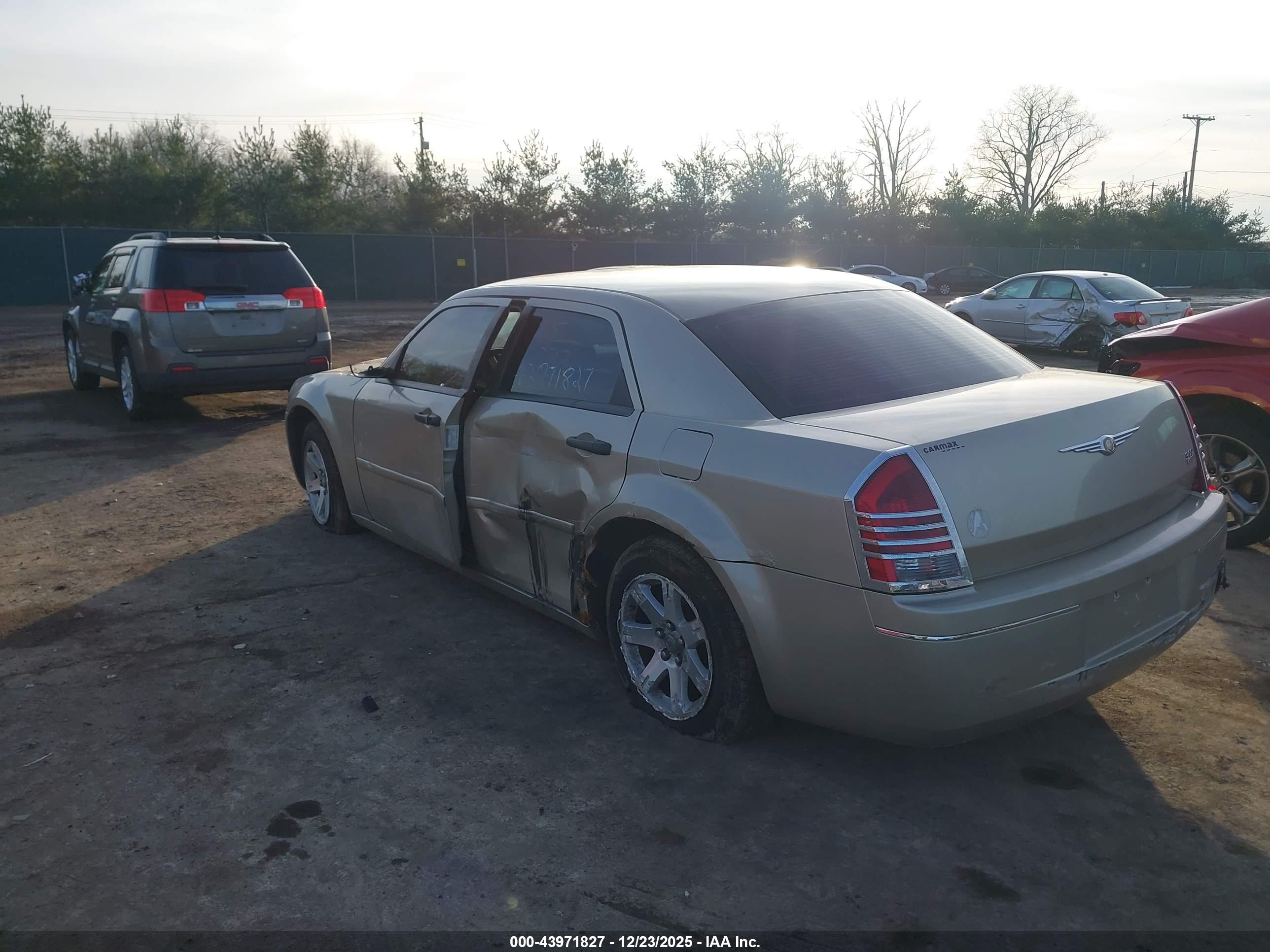 CHRYSLER 300 image 3