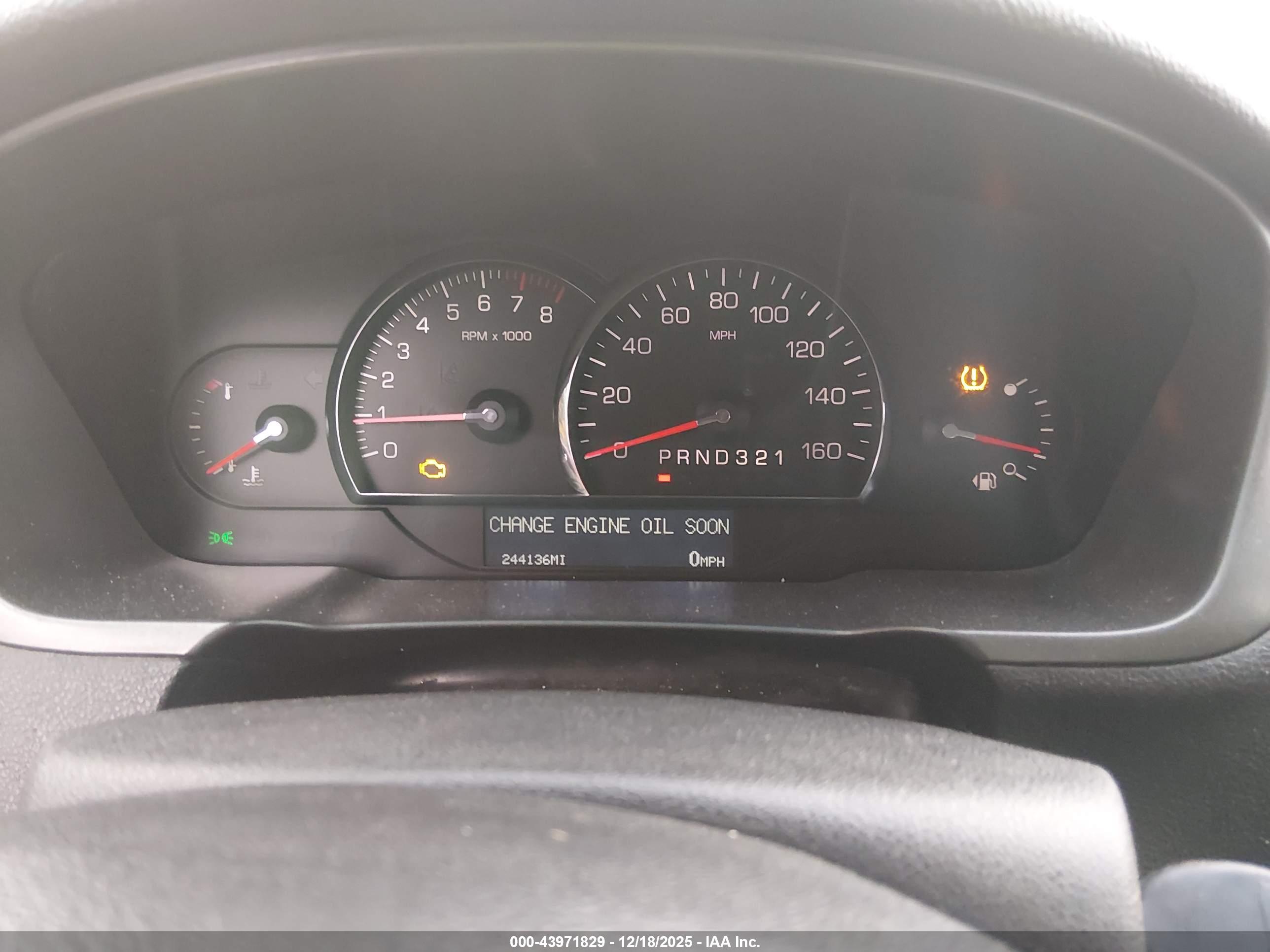 CADILLAC DTS image 7