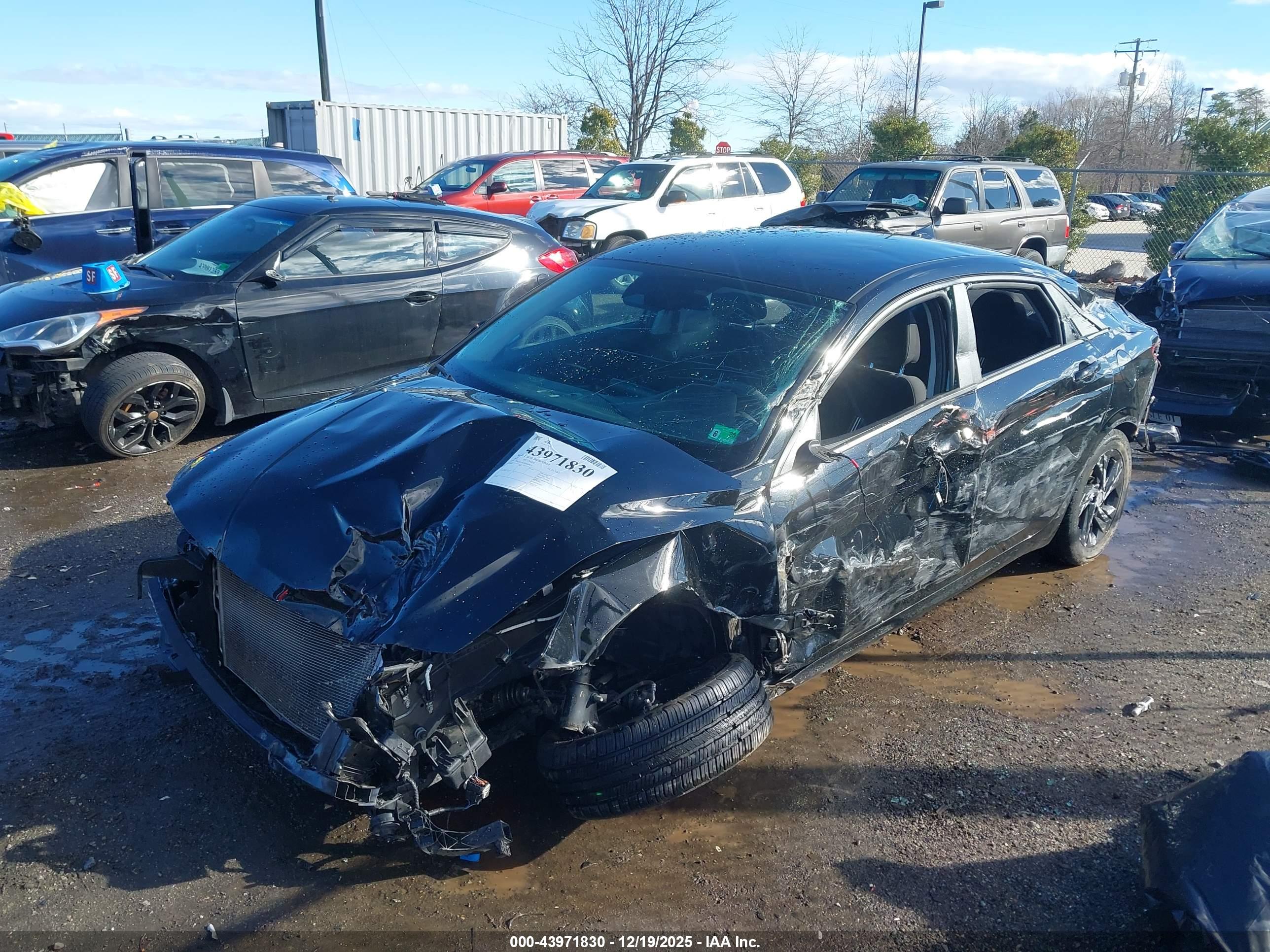 HYUNDAI ELANTRA image 2
