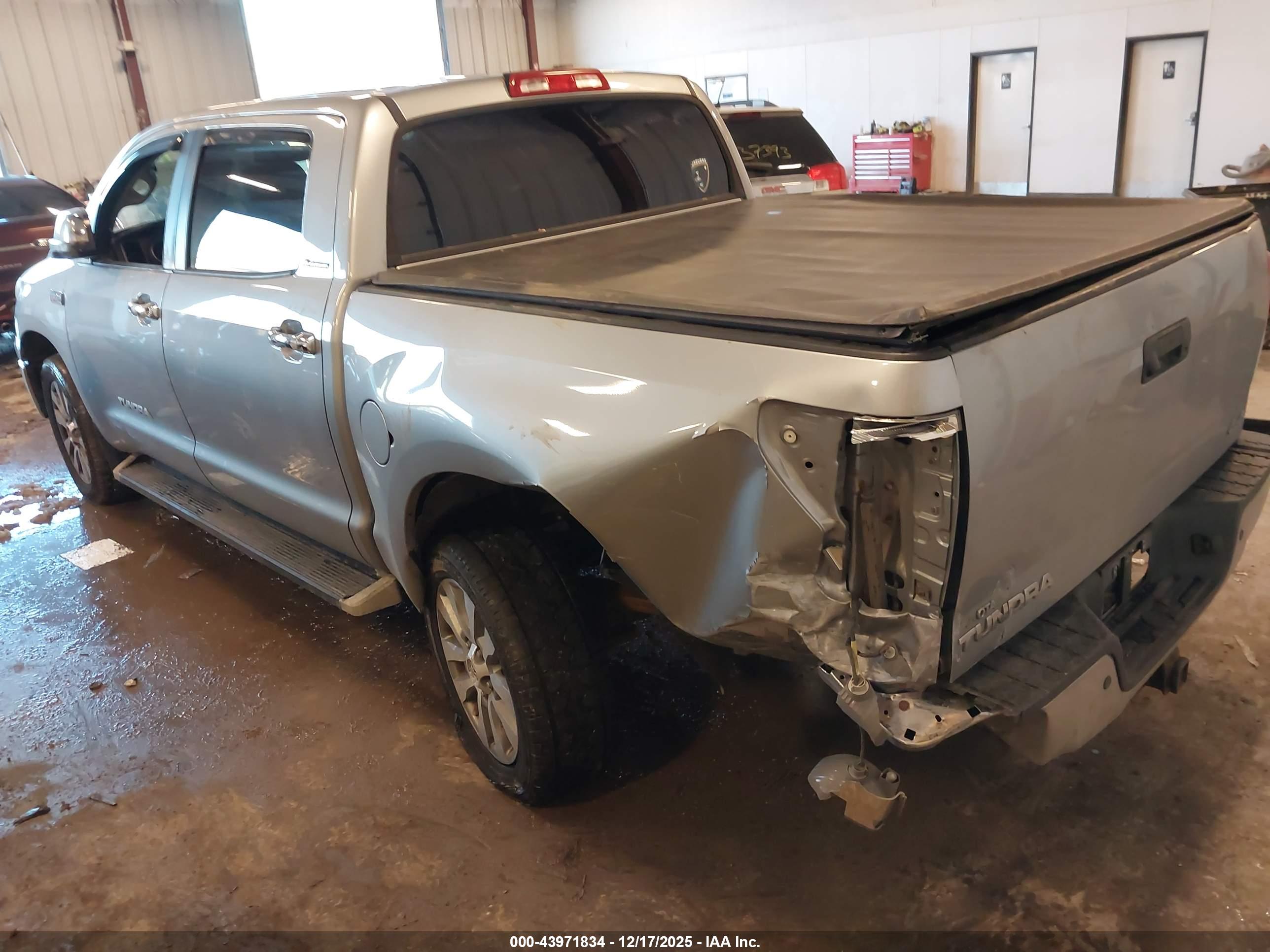 TOYOTA TUNDRA image 3