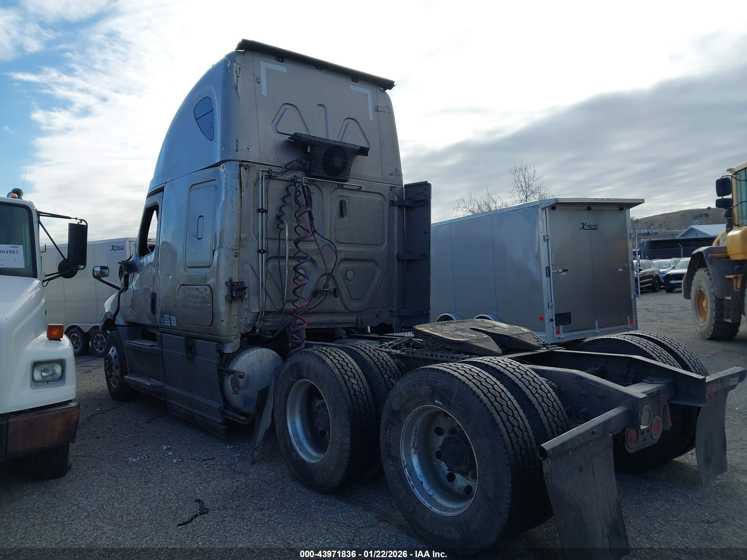 FREIGHTLINER NEW image 3