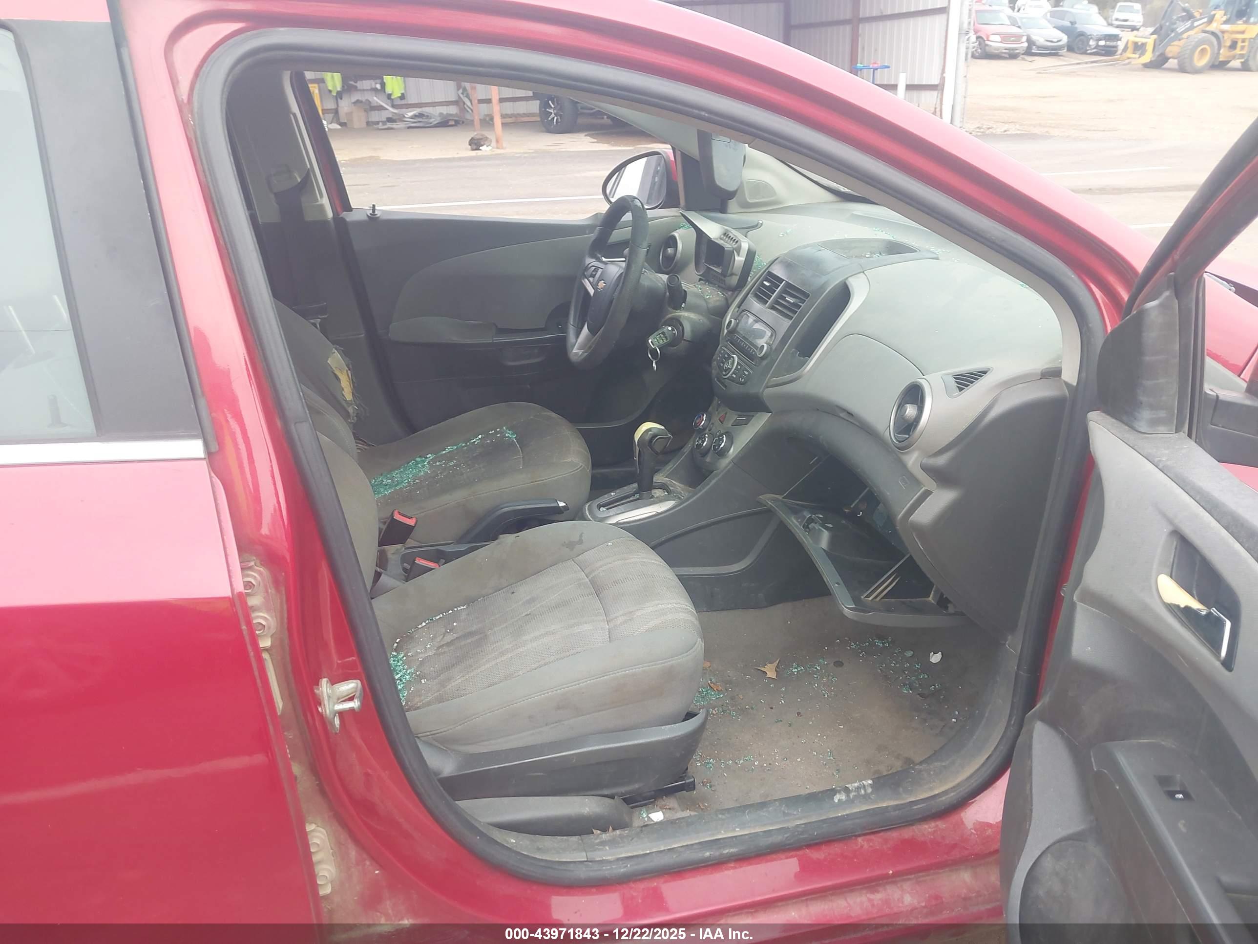 CHEVROLET SONIC image 5