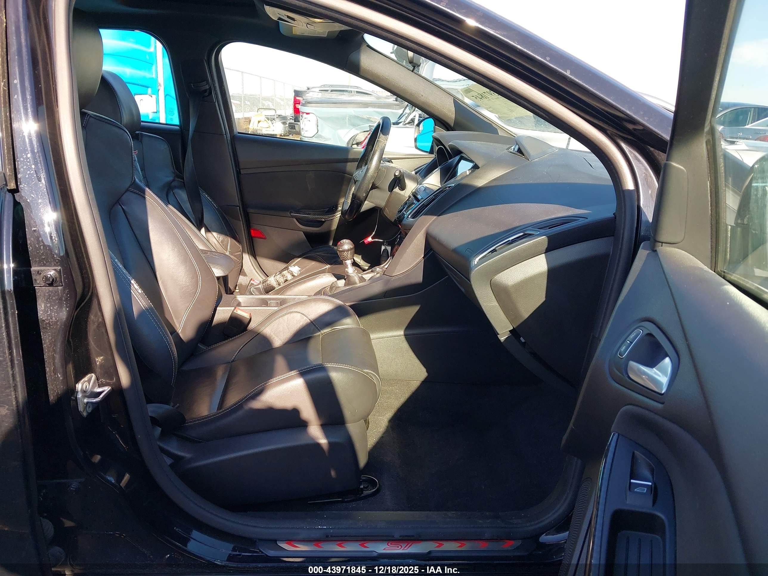 FORD FOCUS image 5