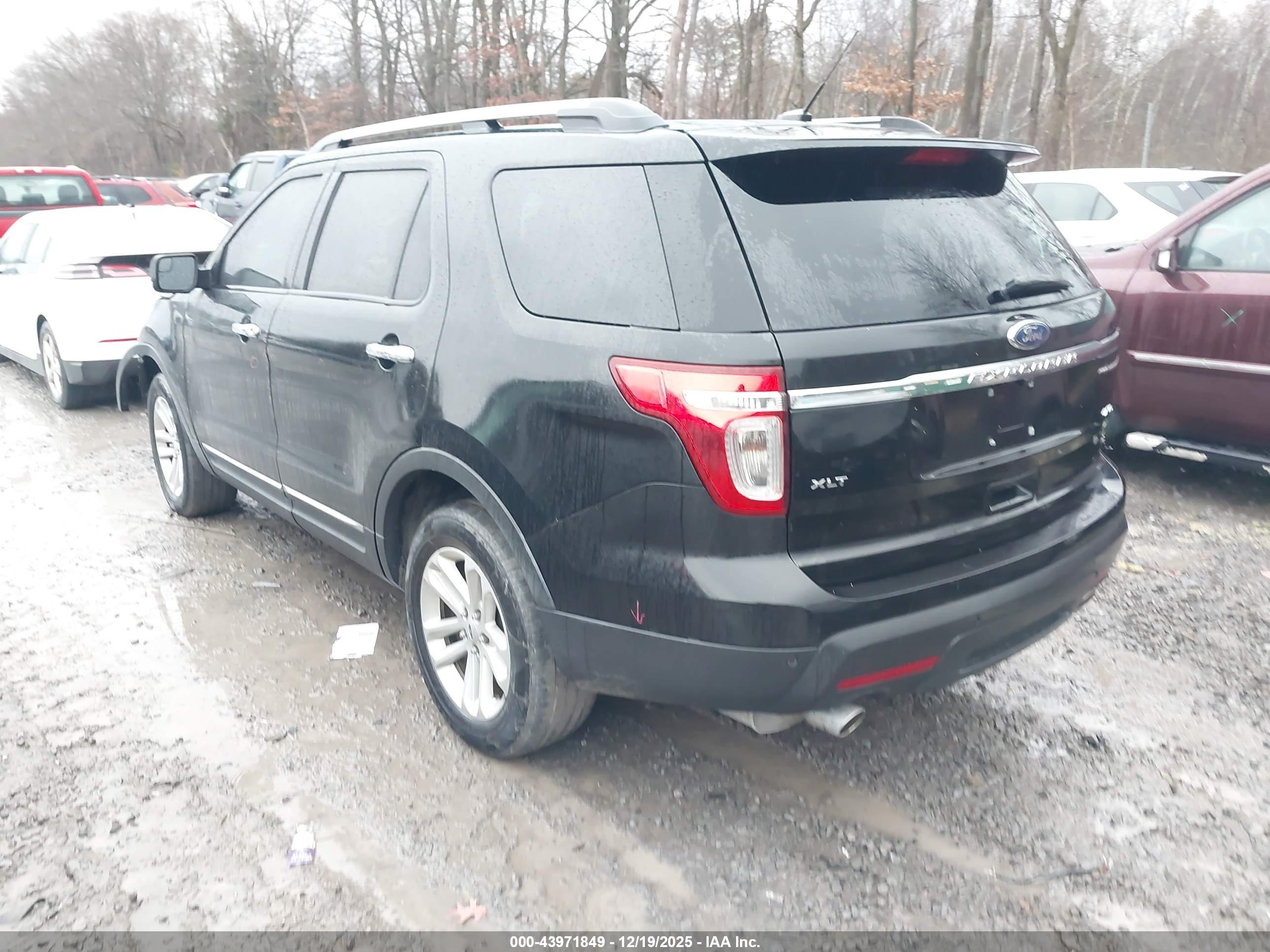 FORD EXPLORER image 3
