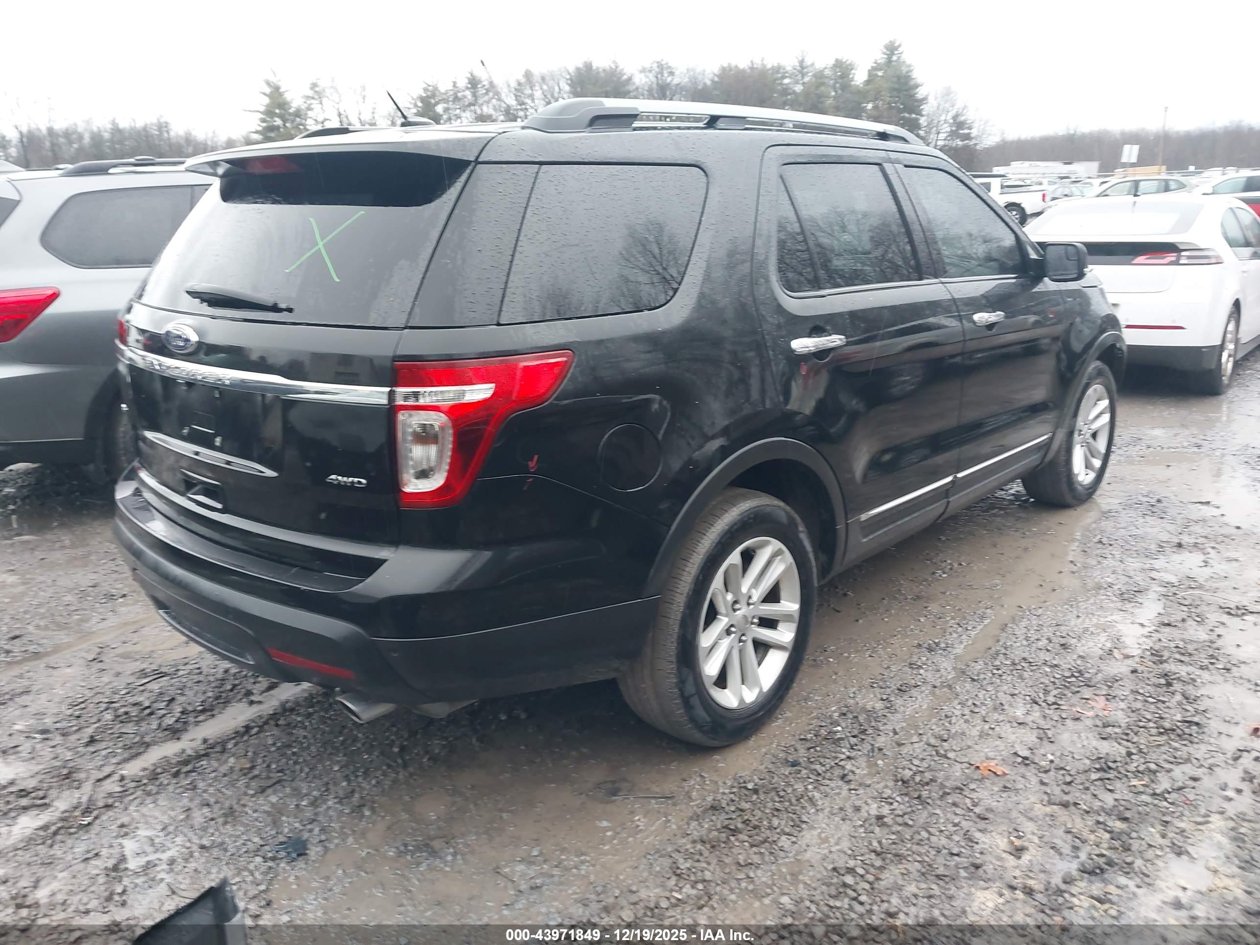FORD EXPLORER image 4