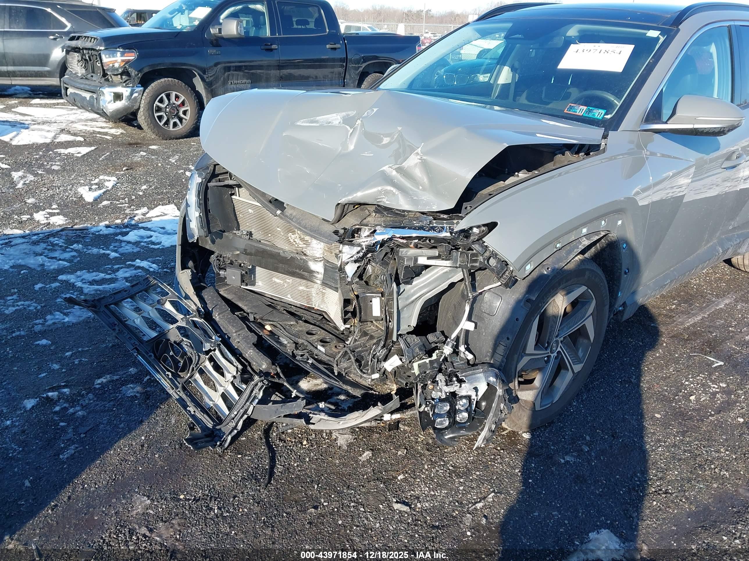 HYUNDAI TUCSON image 6