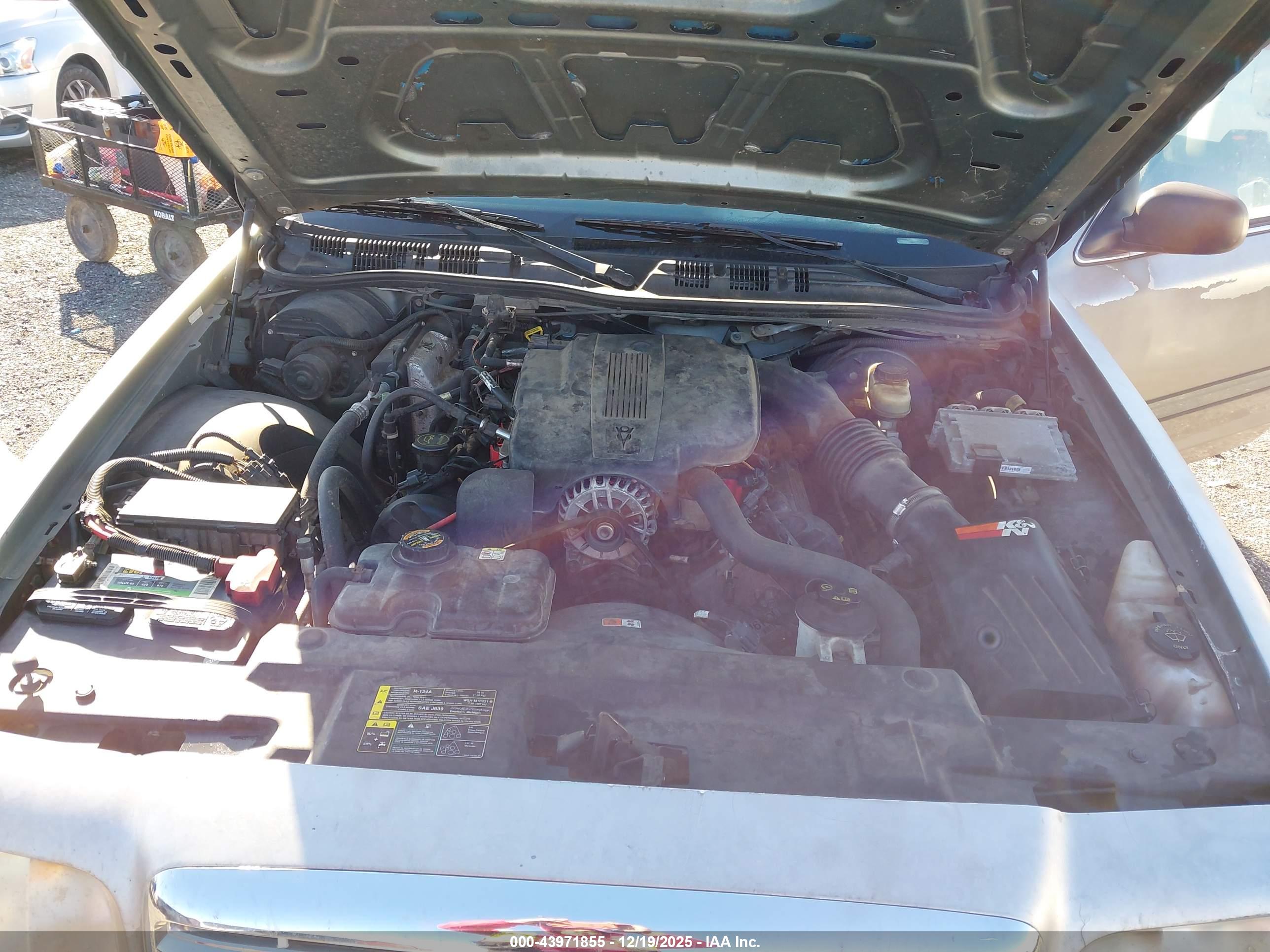 FORD CROWN image 10