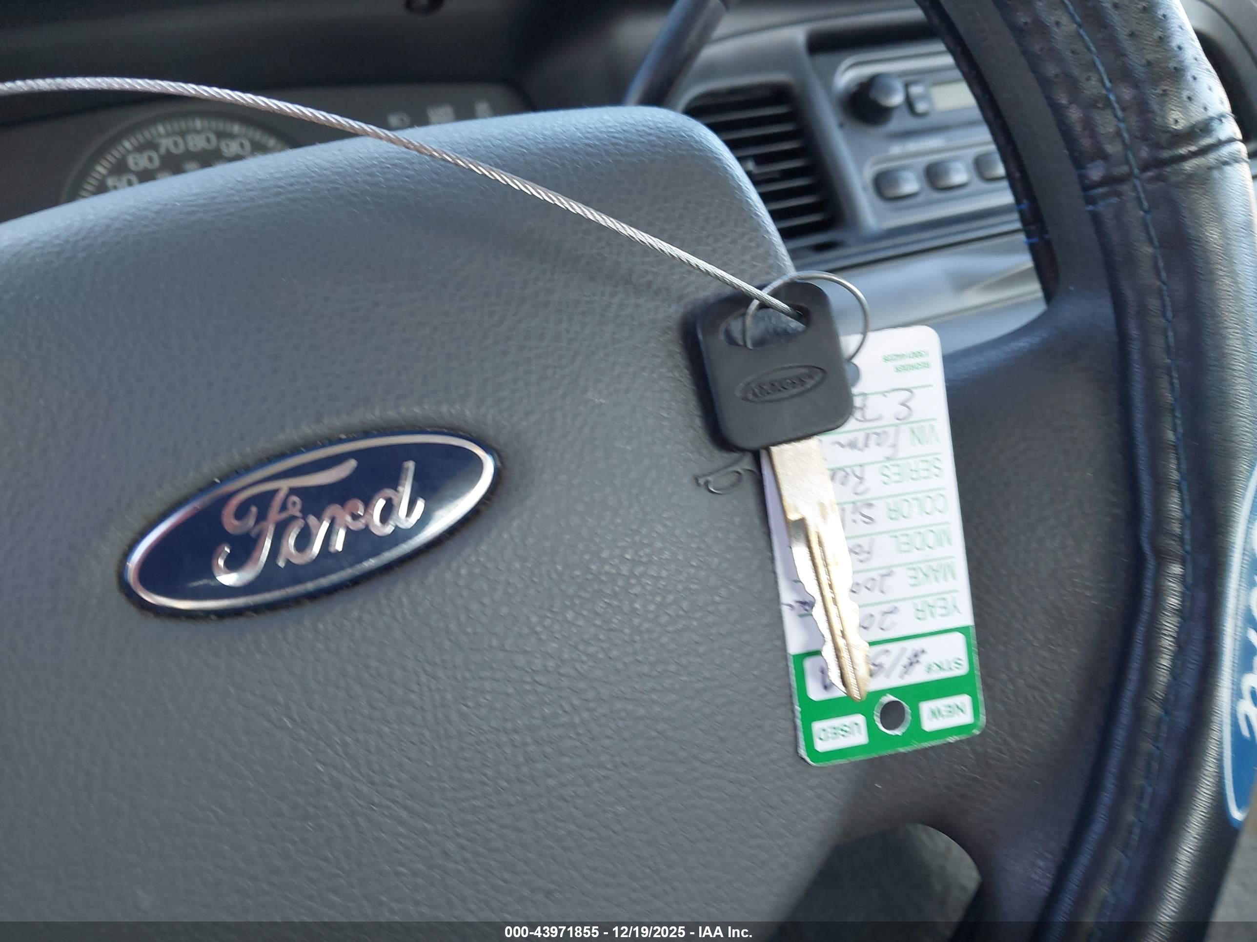 FORD CROWN image 11