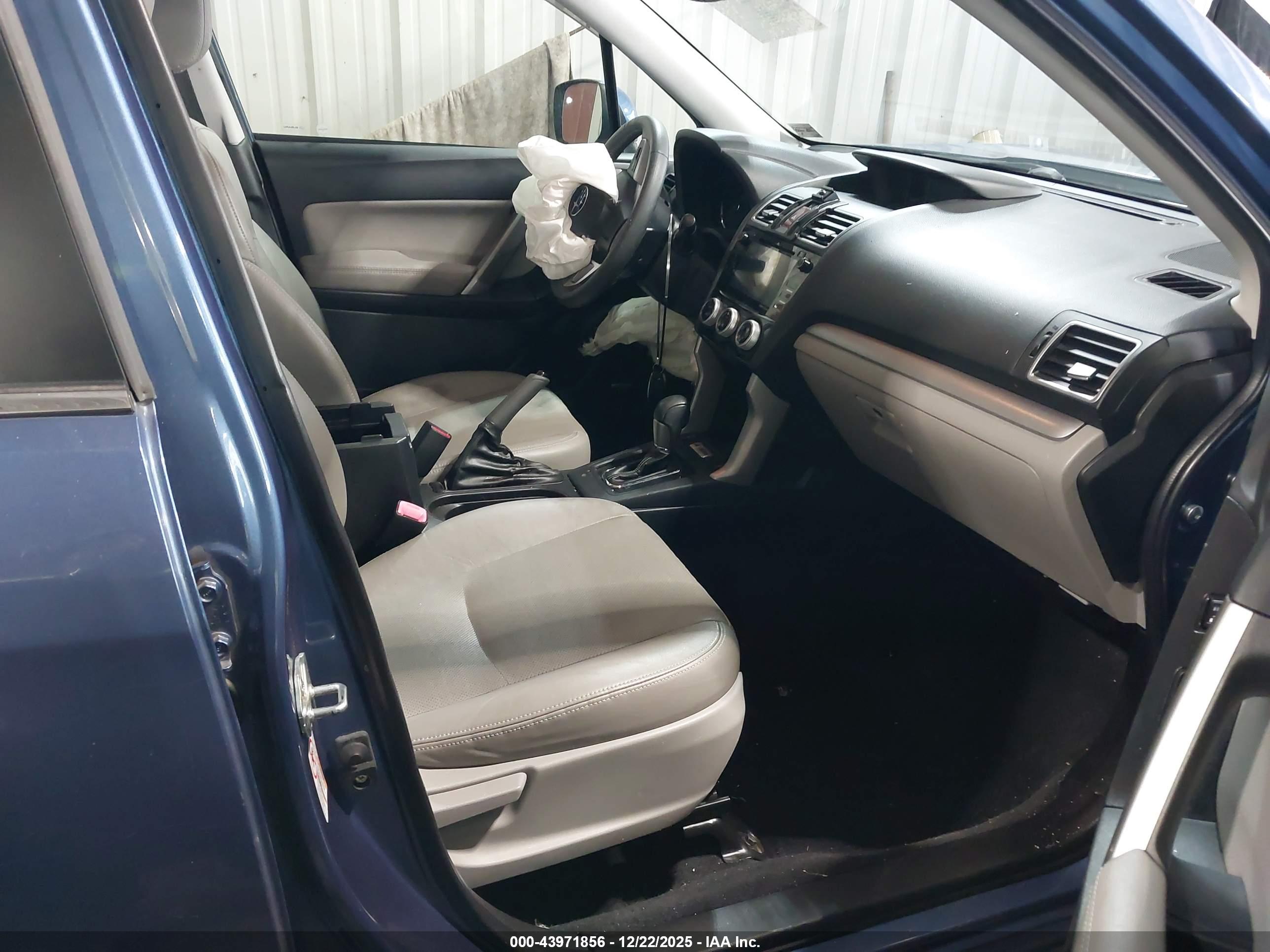 SUBARU FORESTER image 5