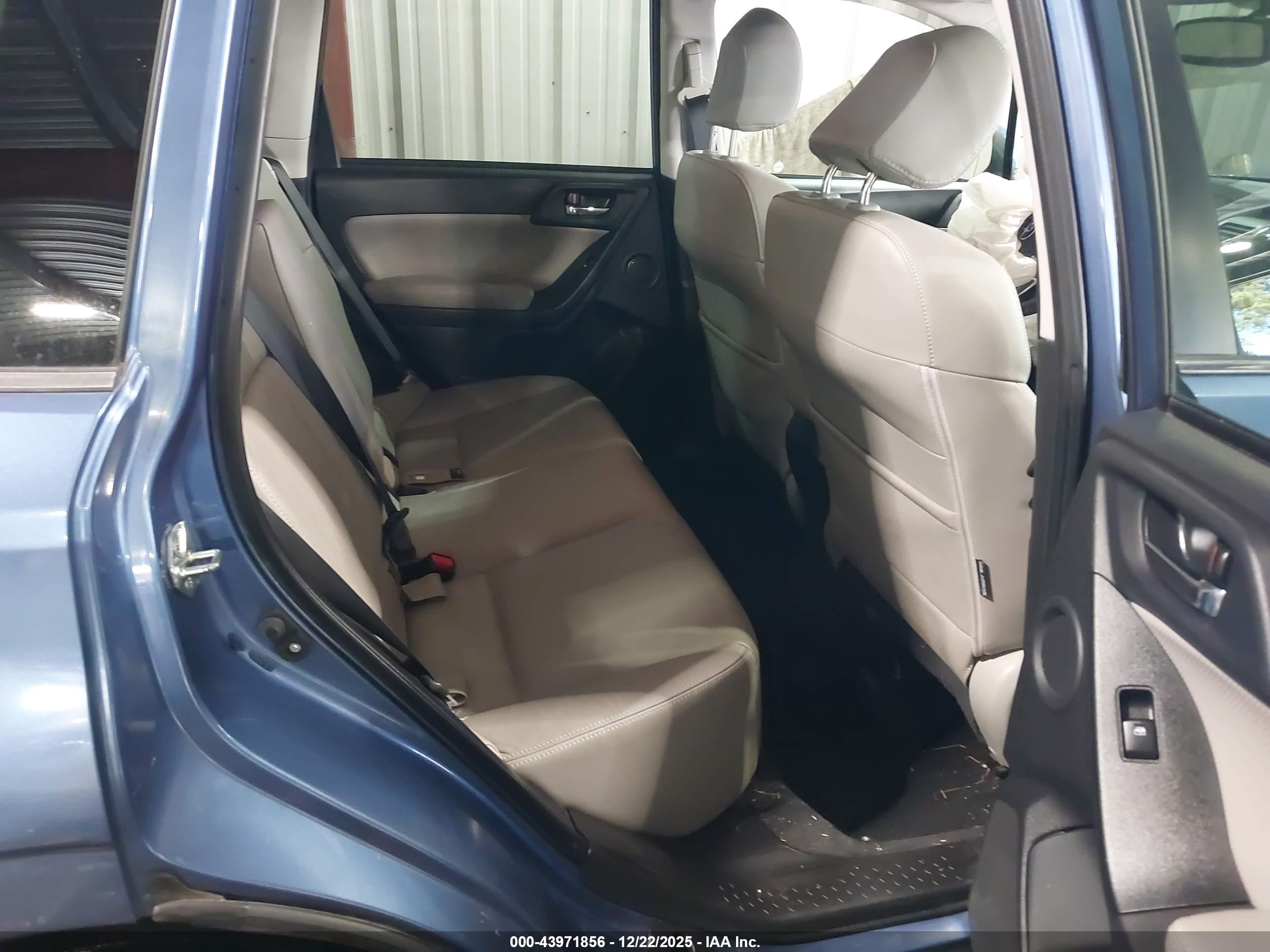 SUBARU FORESTER image 8