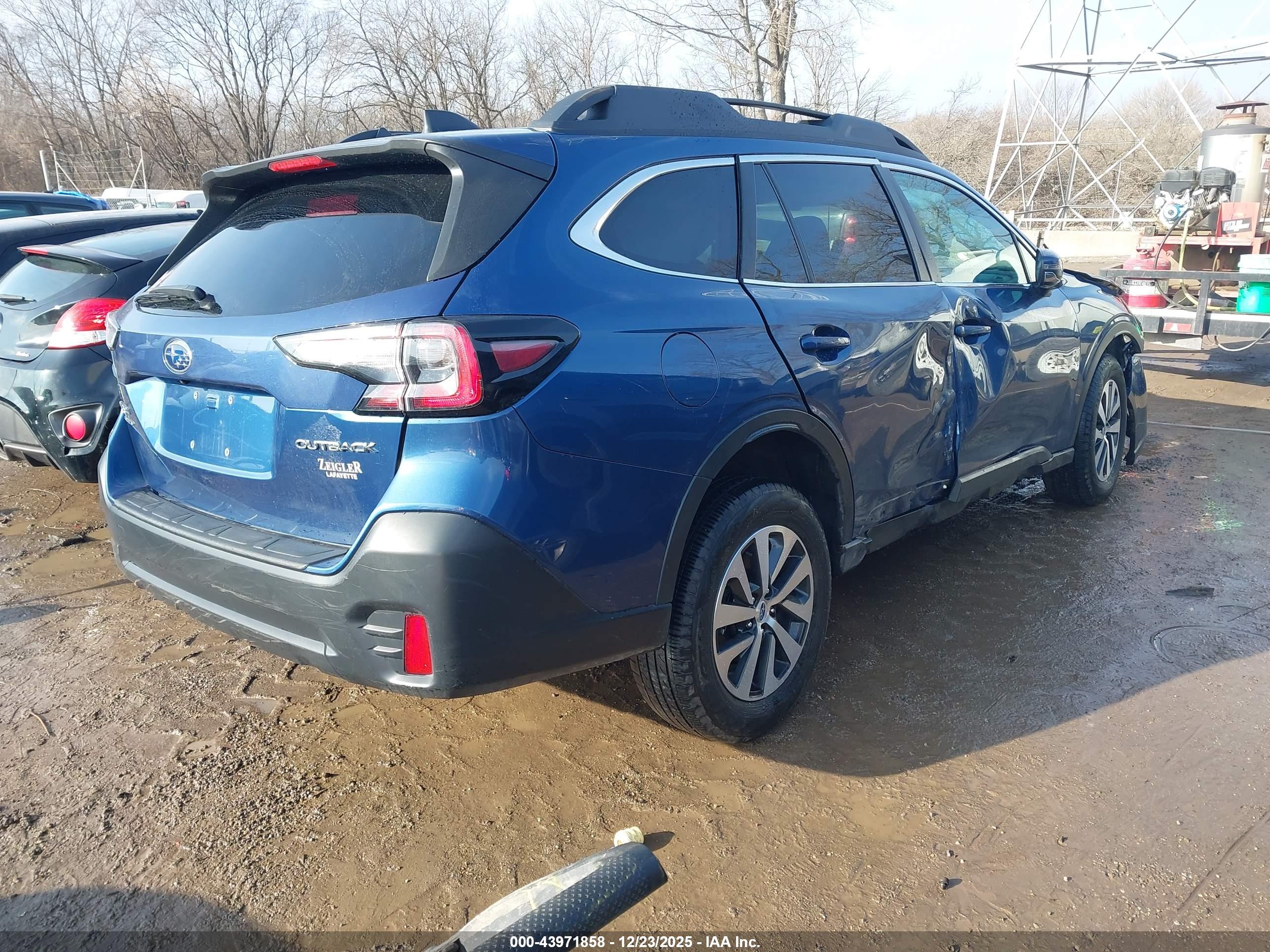 SUBARU OUTBACK image 4