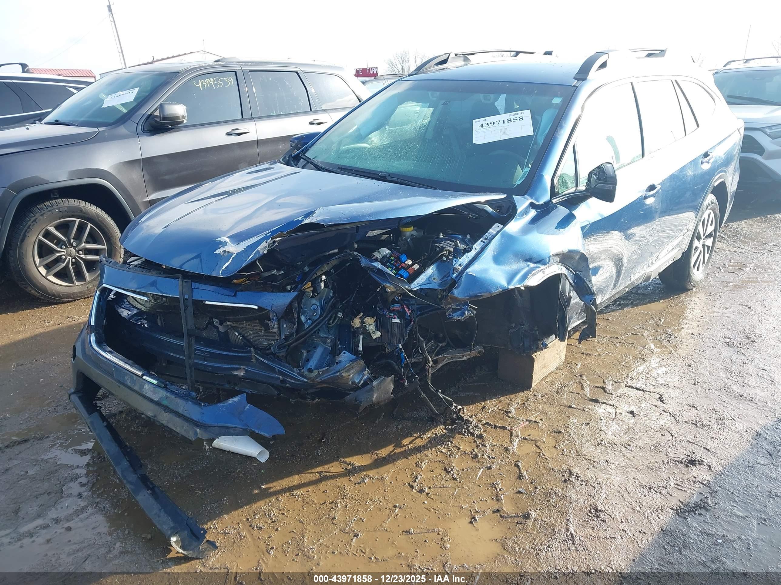 SUBARU OUTBACK image 6
