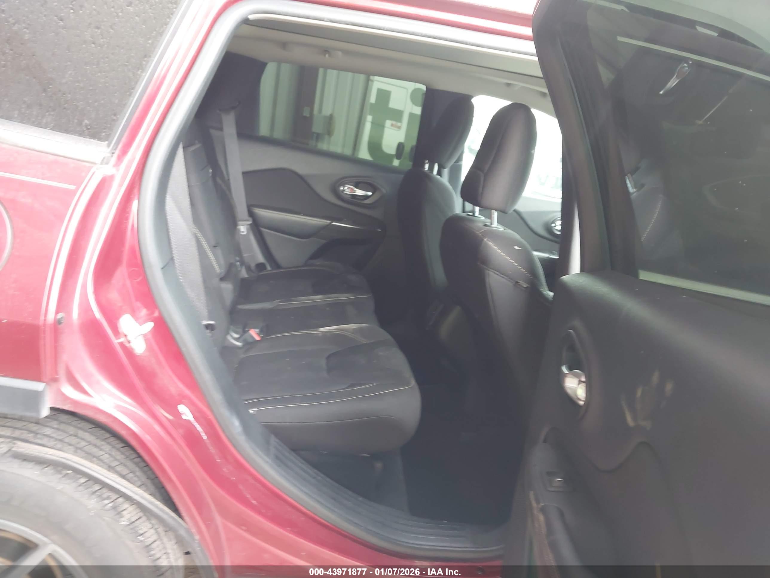 JEEP CHEROKEE image 8