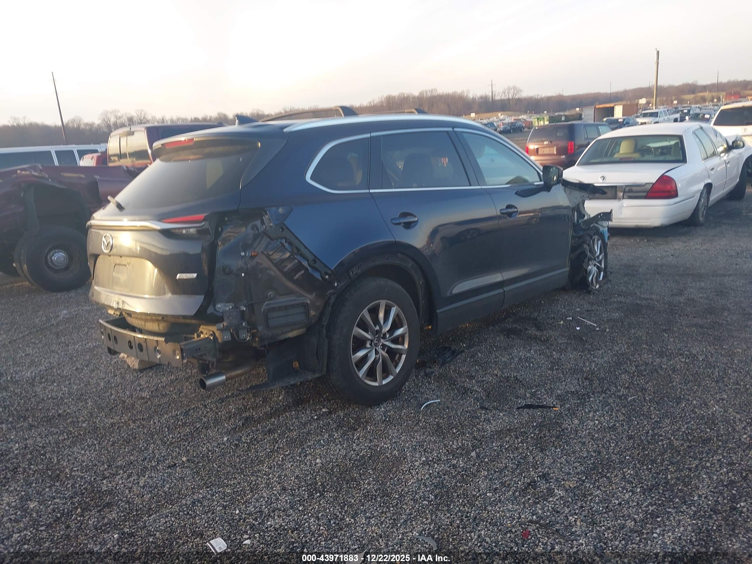 MAZDA CX-9 image 4
