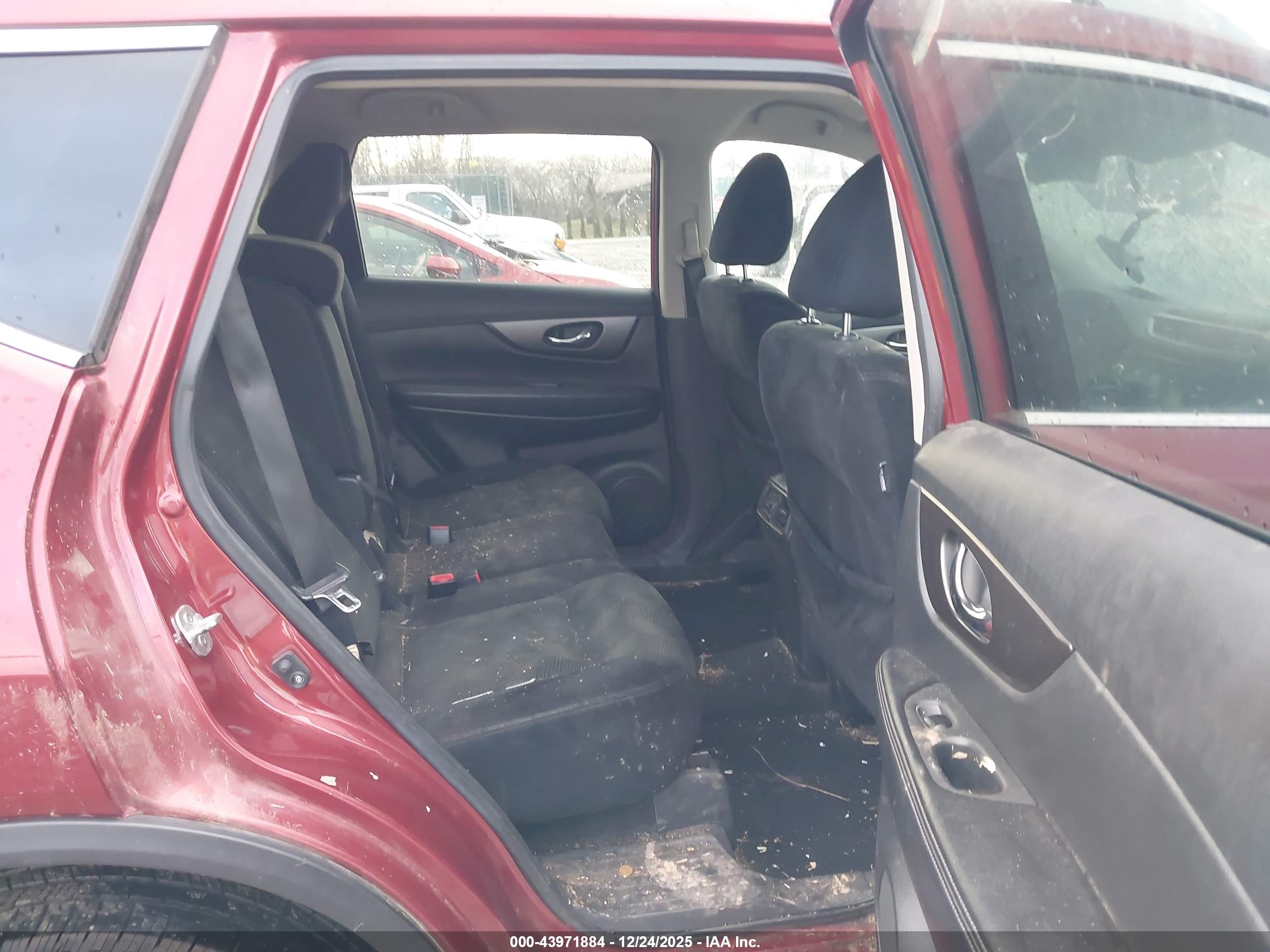 NISSAN ROGUE image 8