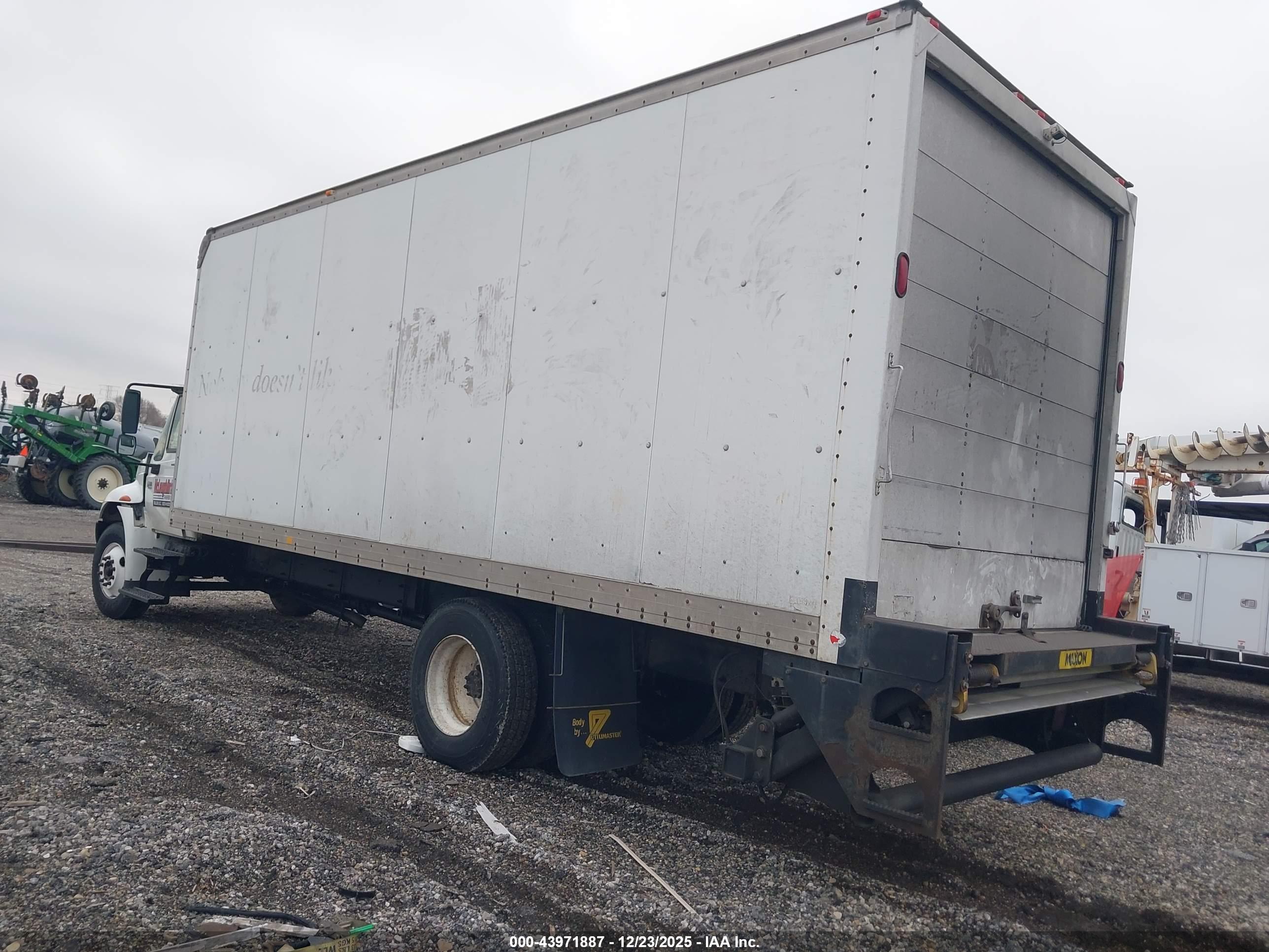 INTERNATIONAL 4000 image 3