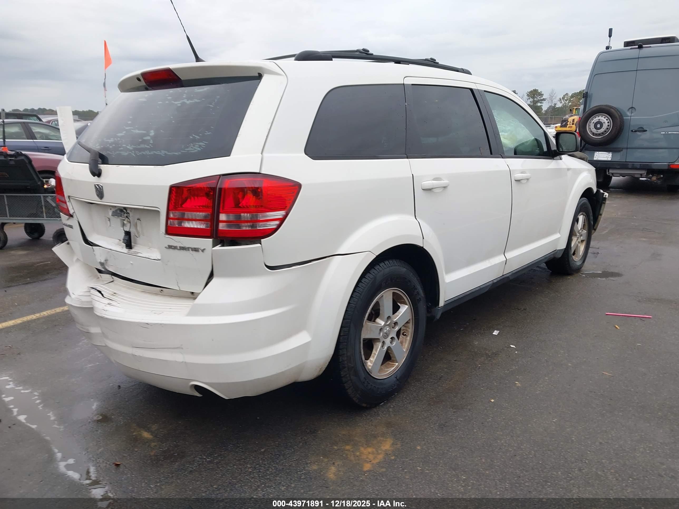 DODGE JOURNEY image 4