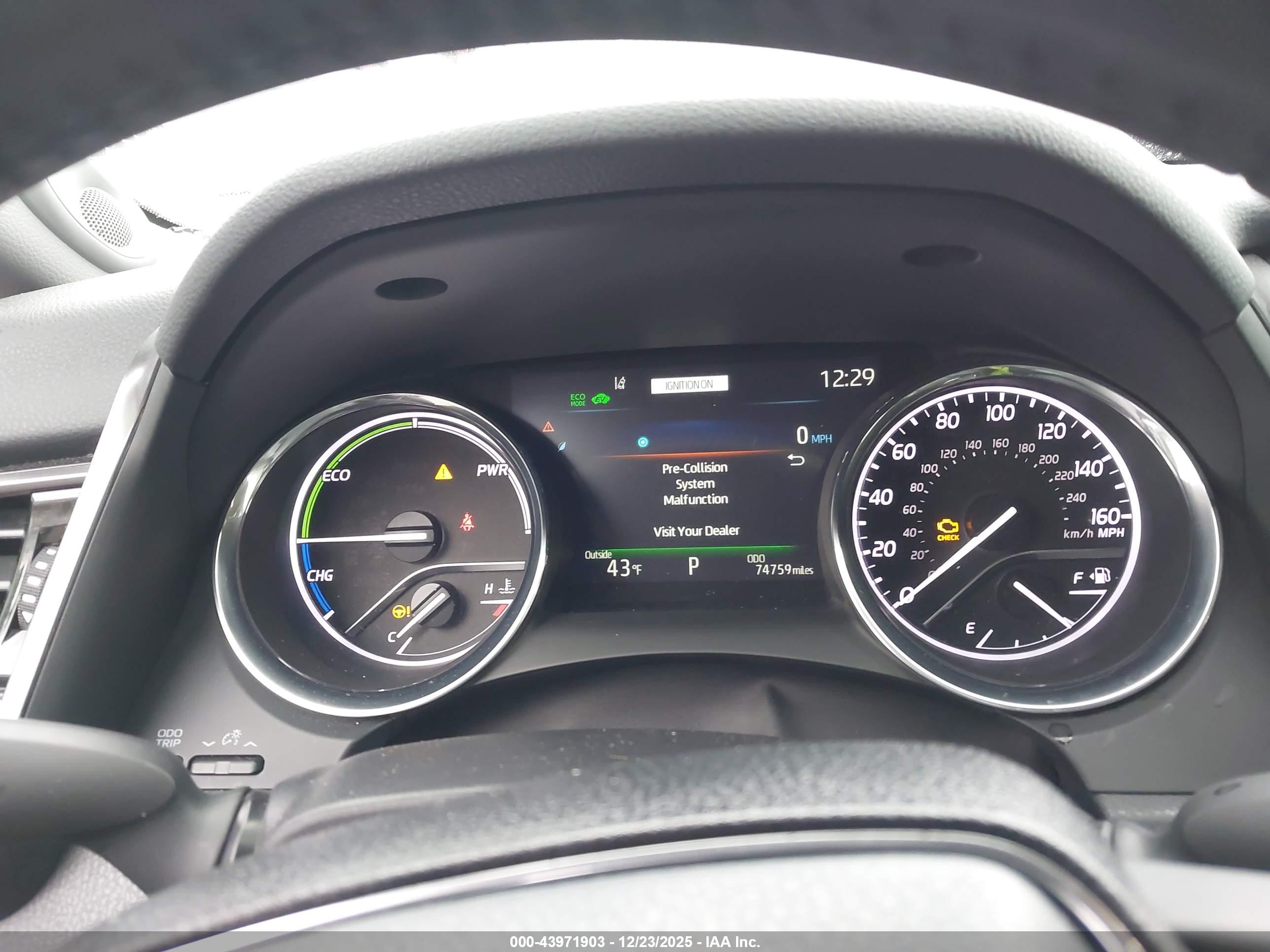 TOYOTA CAMRY image 7