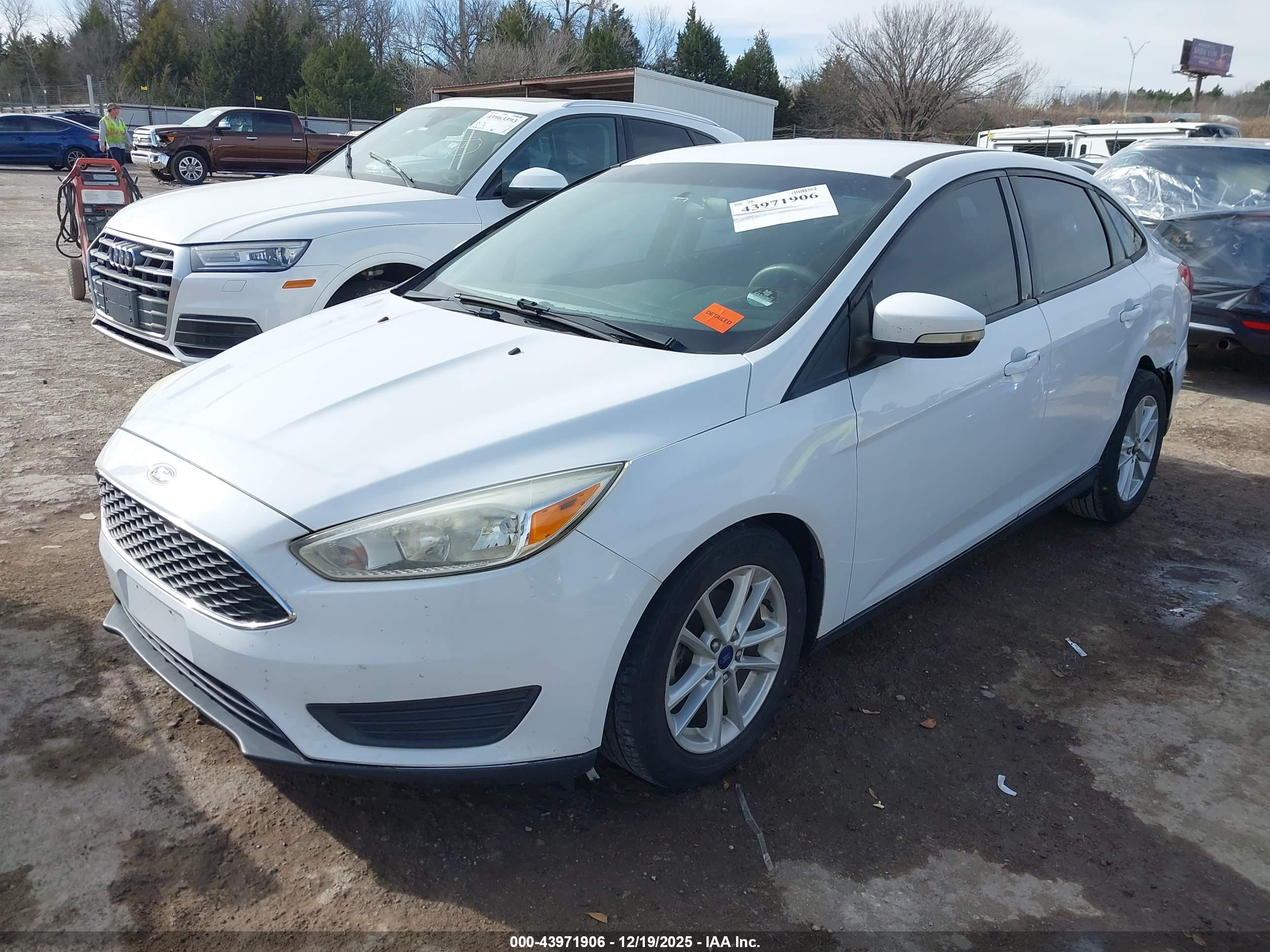 FORD FOCUS image 2