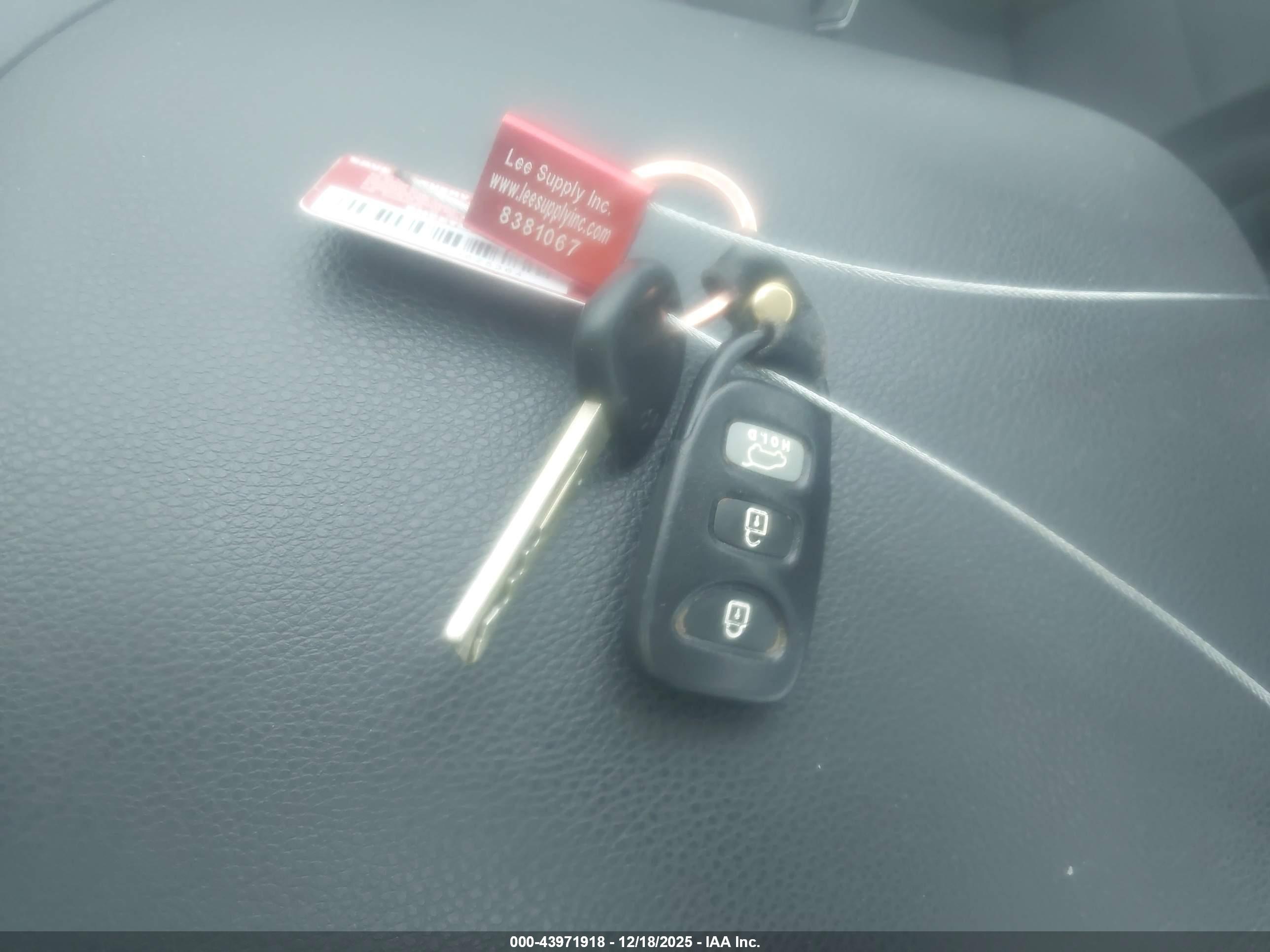 HYUNDAI ELANTRA image 11