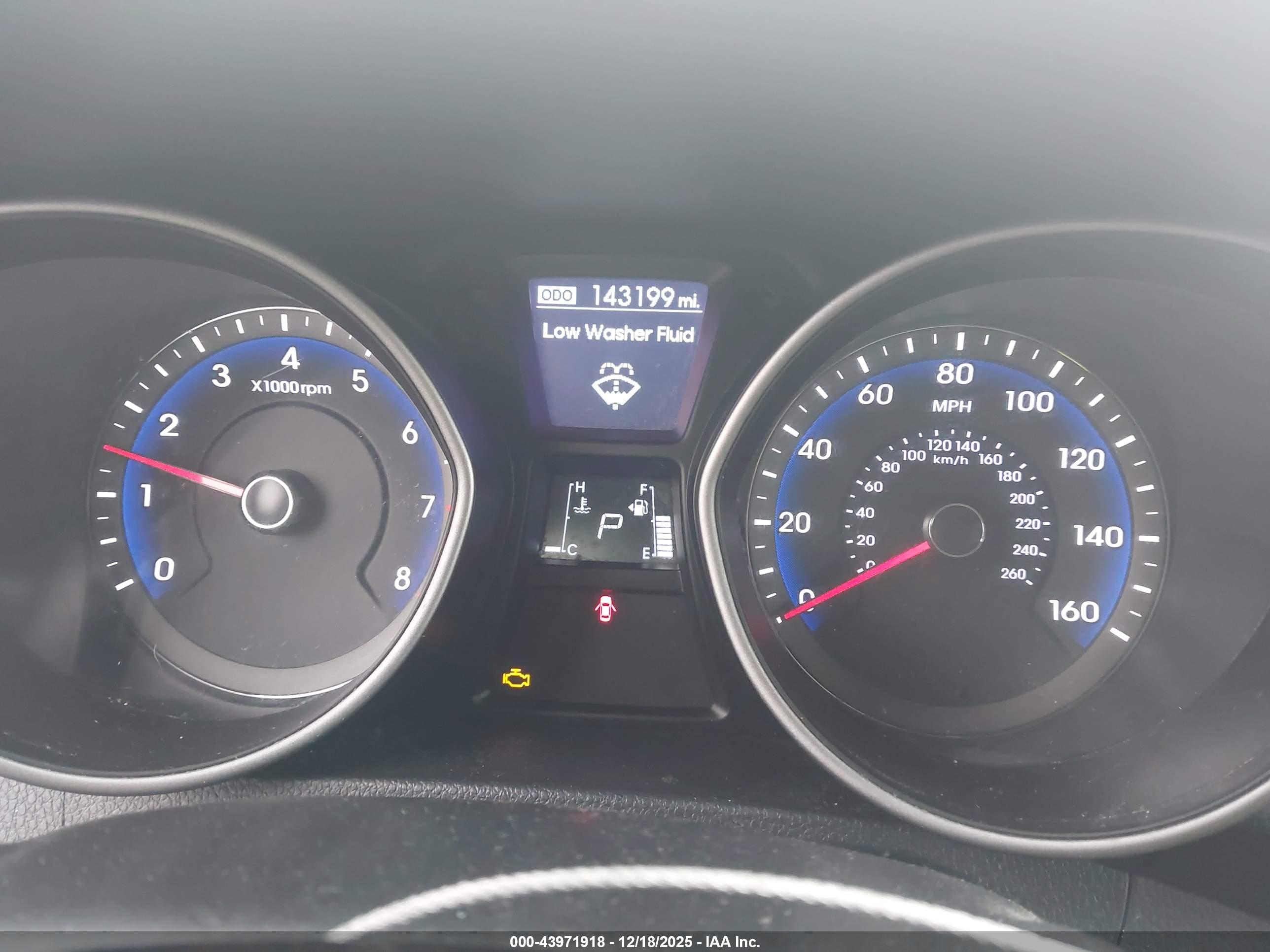 HYUNDAI ELANTRA image 7