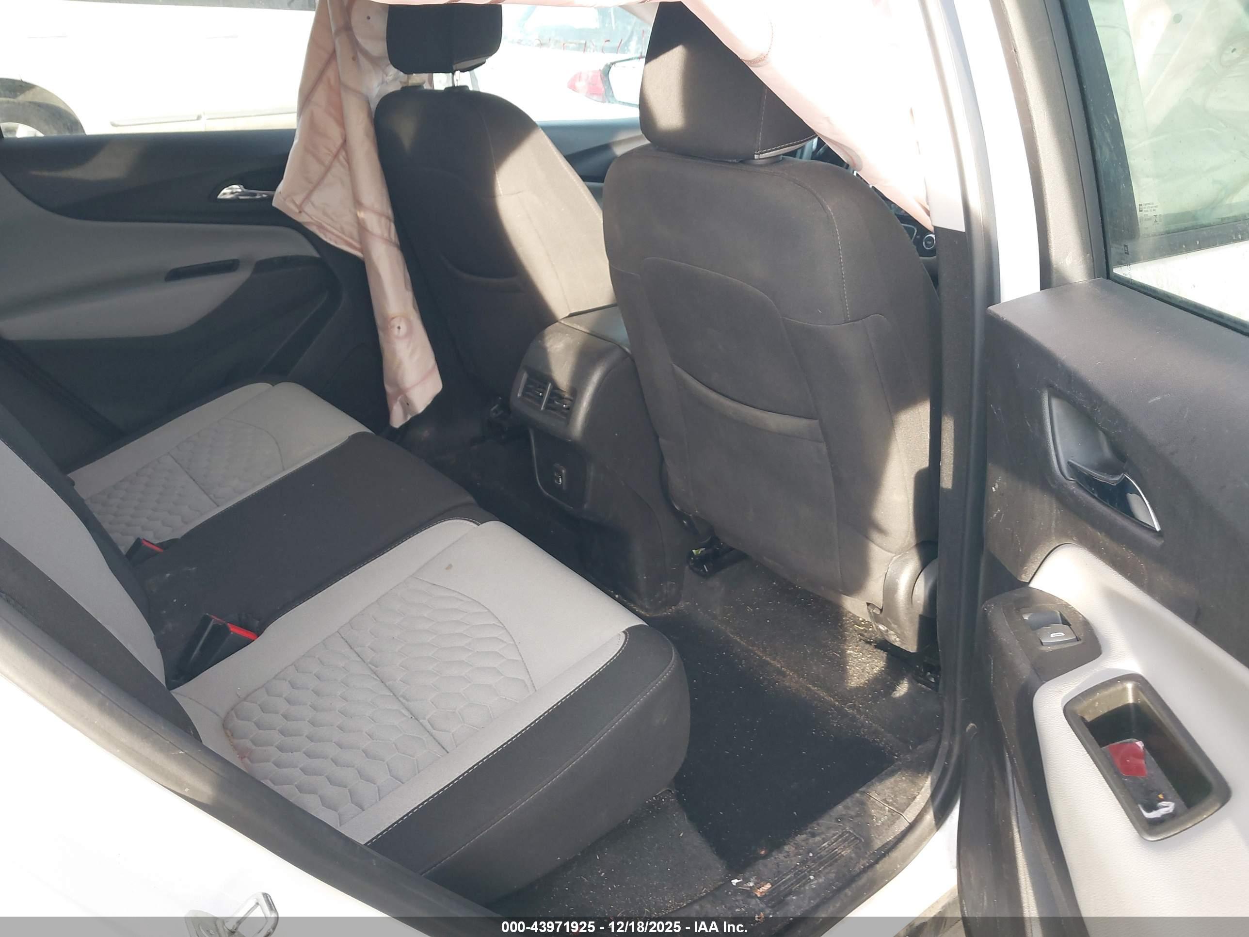 CHEVROLET EQUINOX image 8