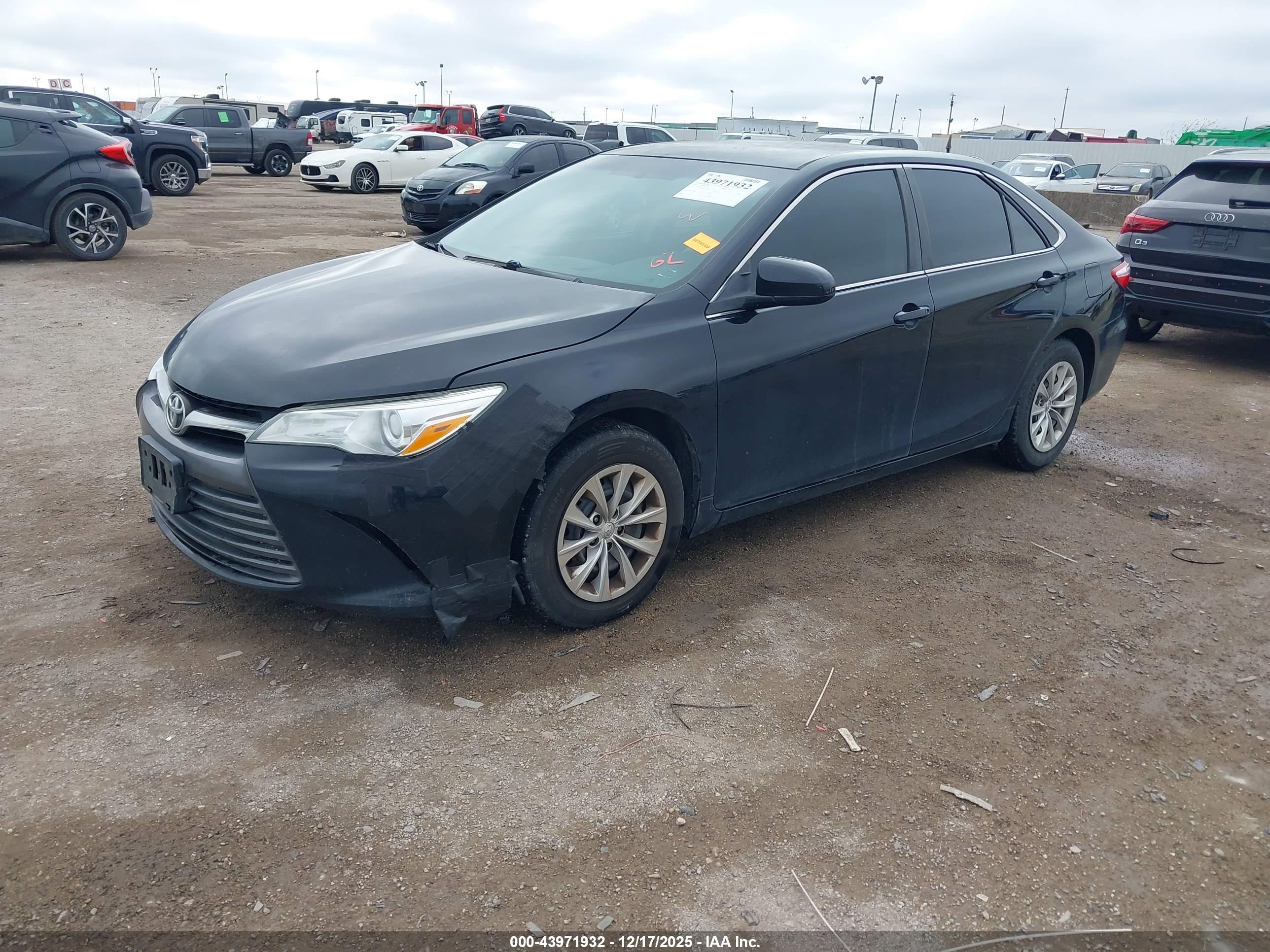 TOYOTA CAMRY image 2