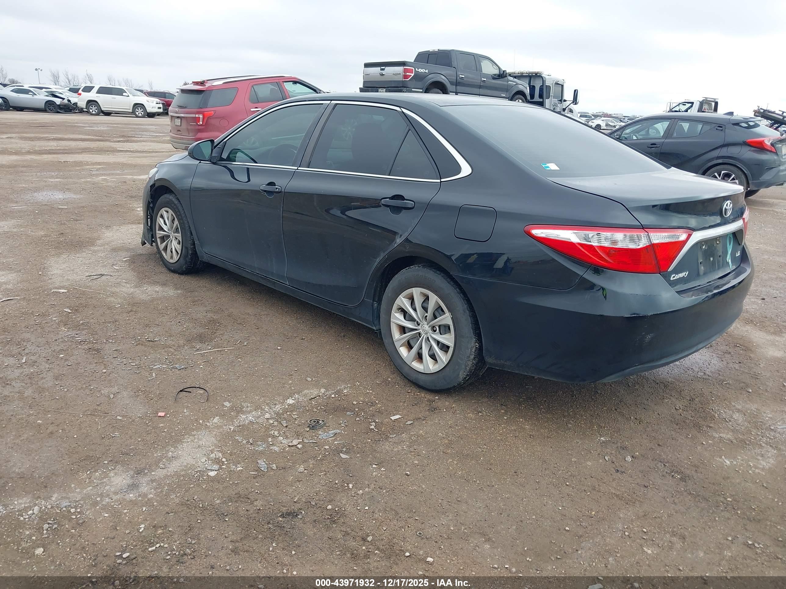 TOYOTA CAMRY image 3