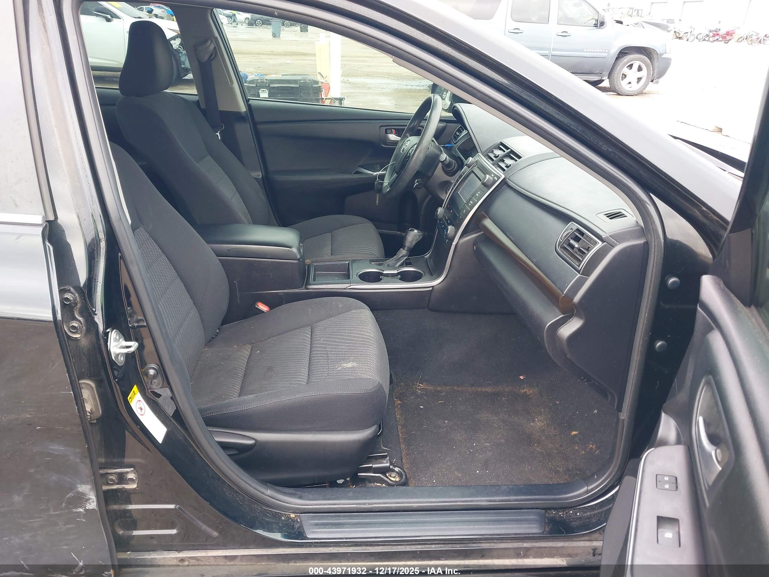 TOYOTA CAMRY image 5