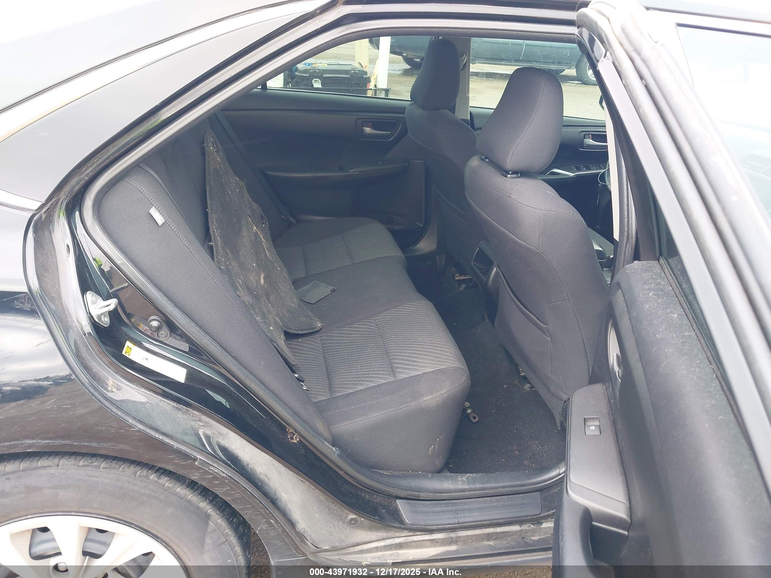 TOYOTA CAMRY image 8