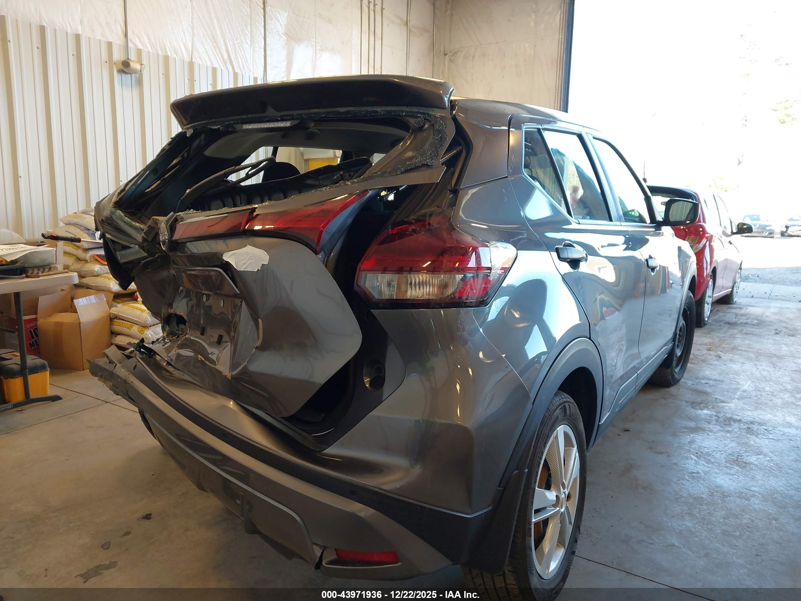NISSAN KICKS image 4