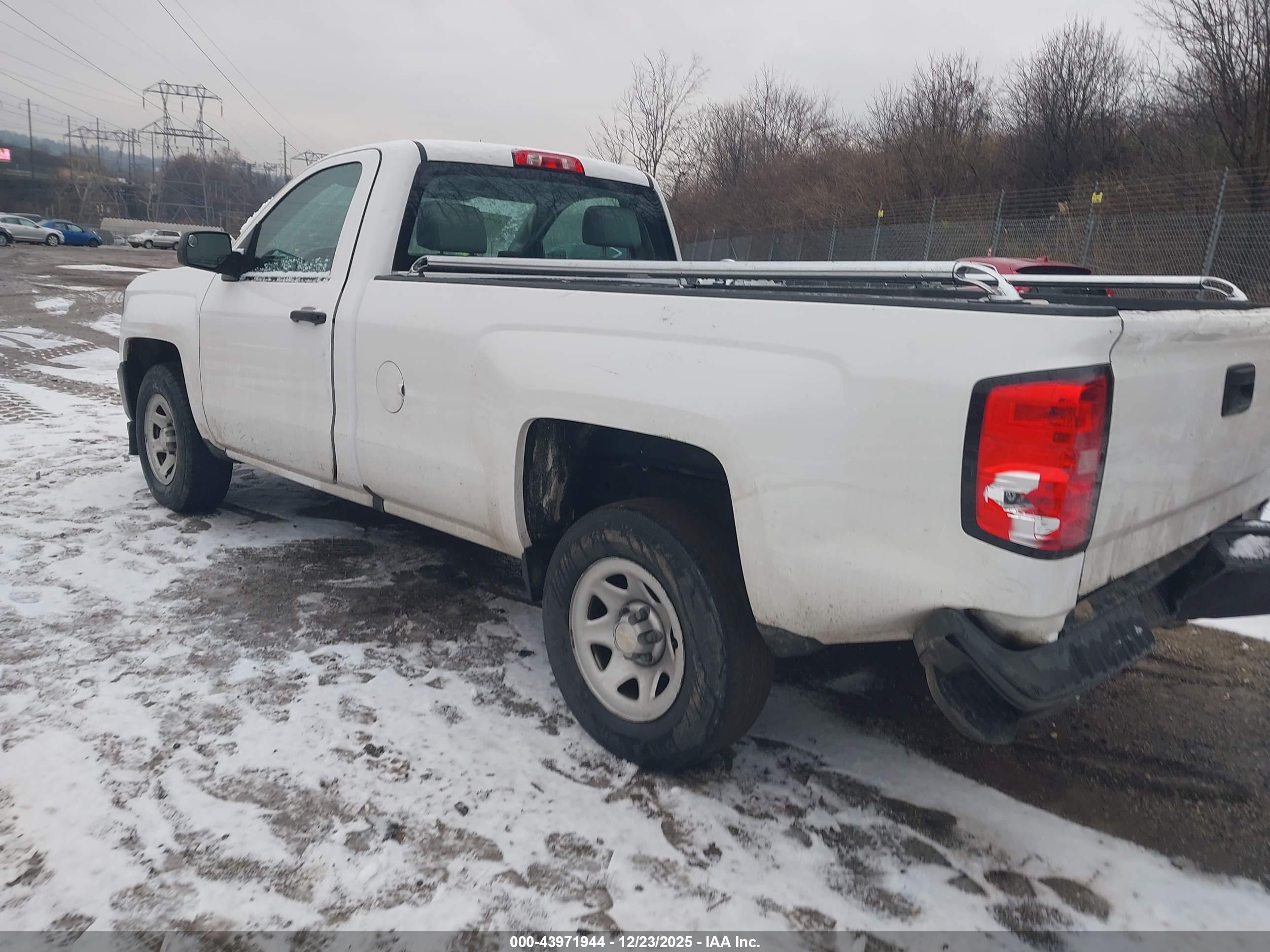 CHEVROLET SILVERADO image 3