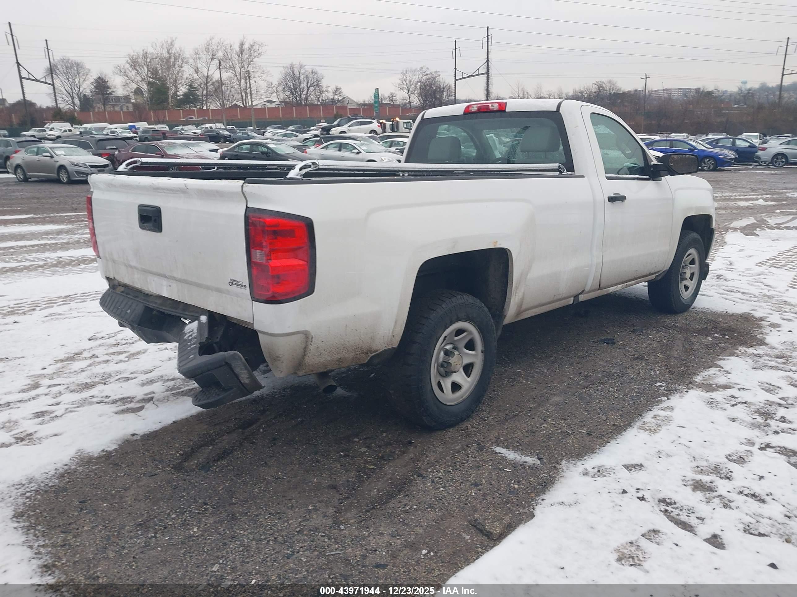 CHEVROLET SILVERADO image 4