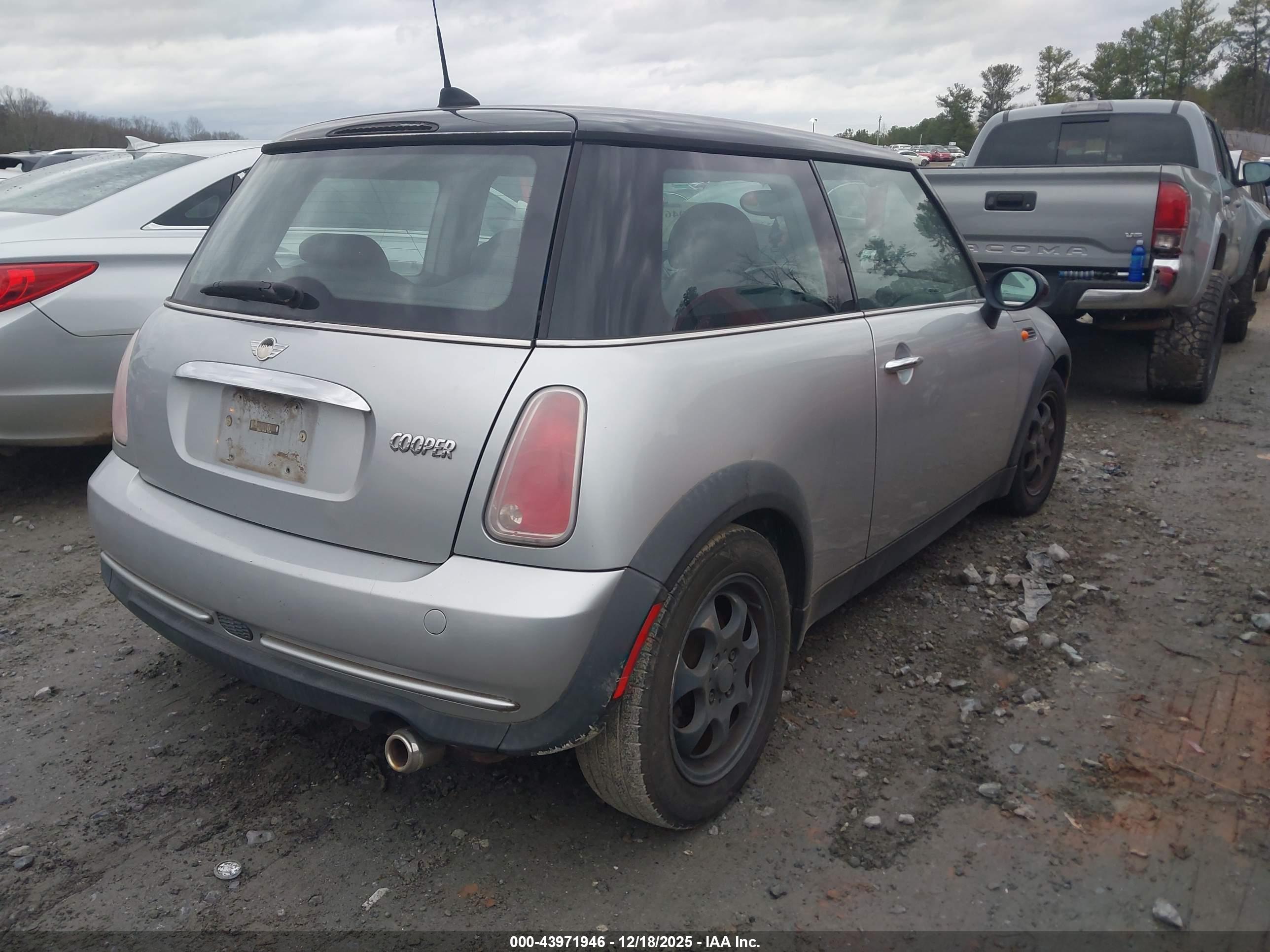 MINI COOPER image 4