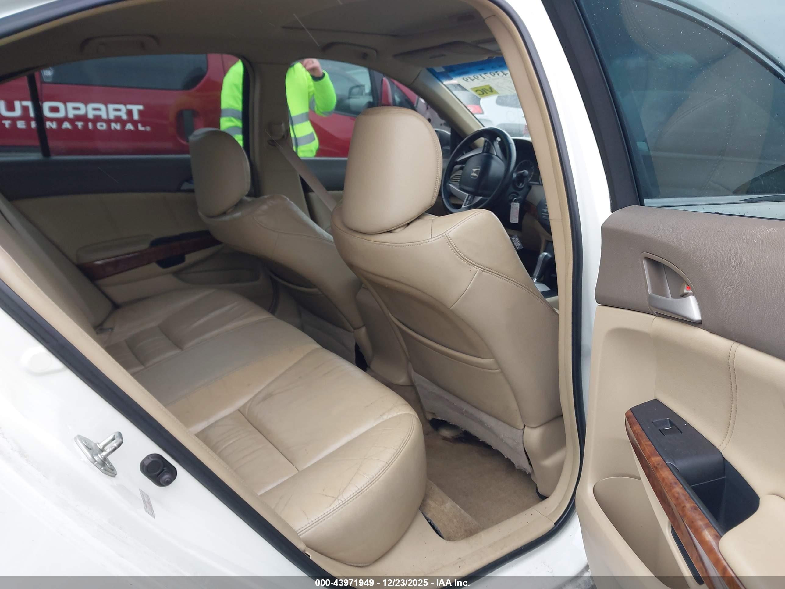 HONDA ACCORD image 8