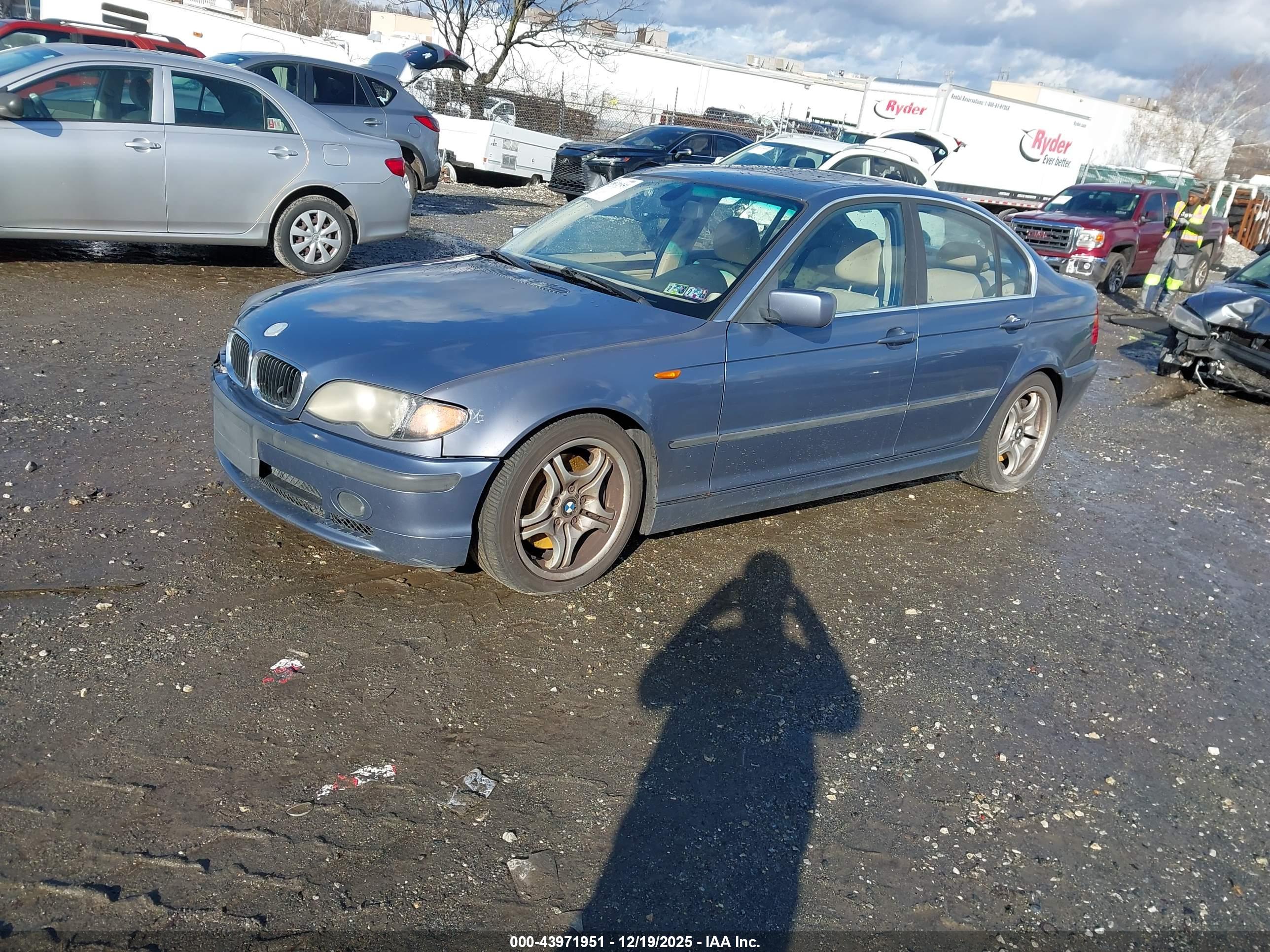 BMW 330I image 2