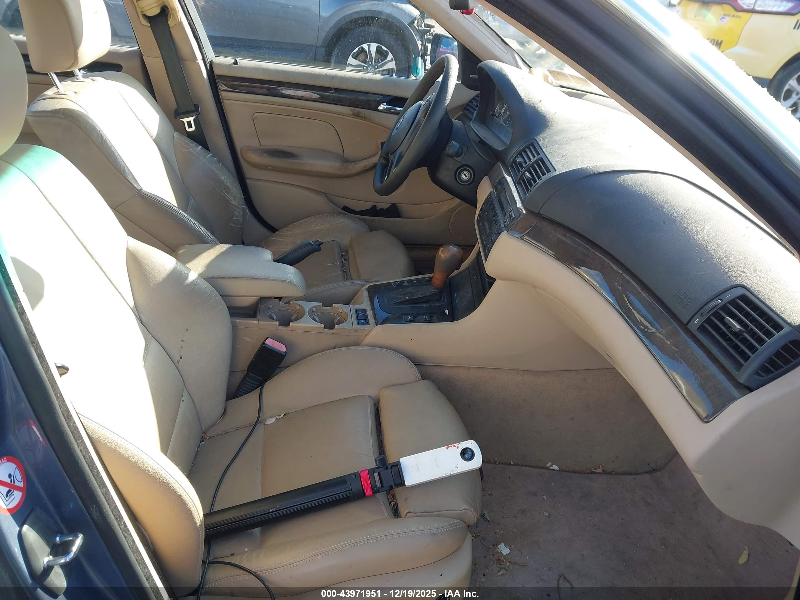 BMW 330I image 5