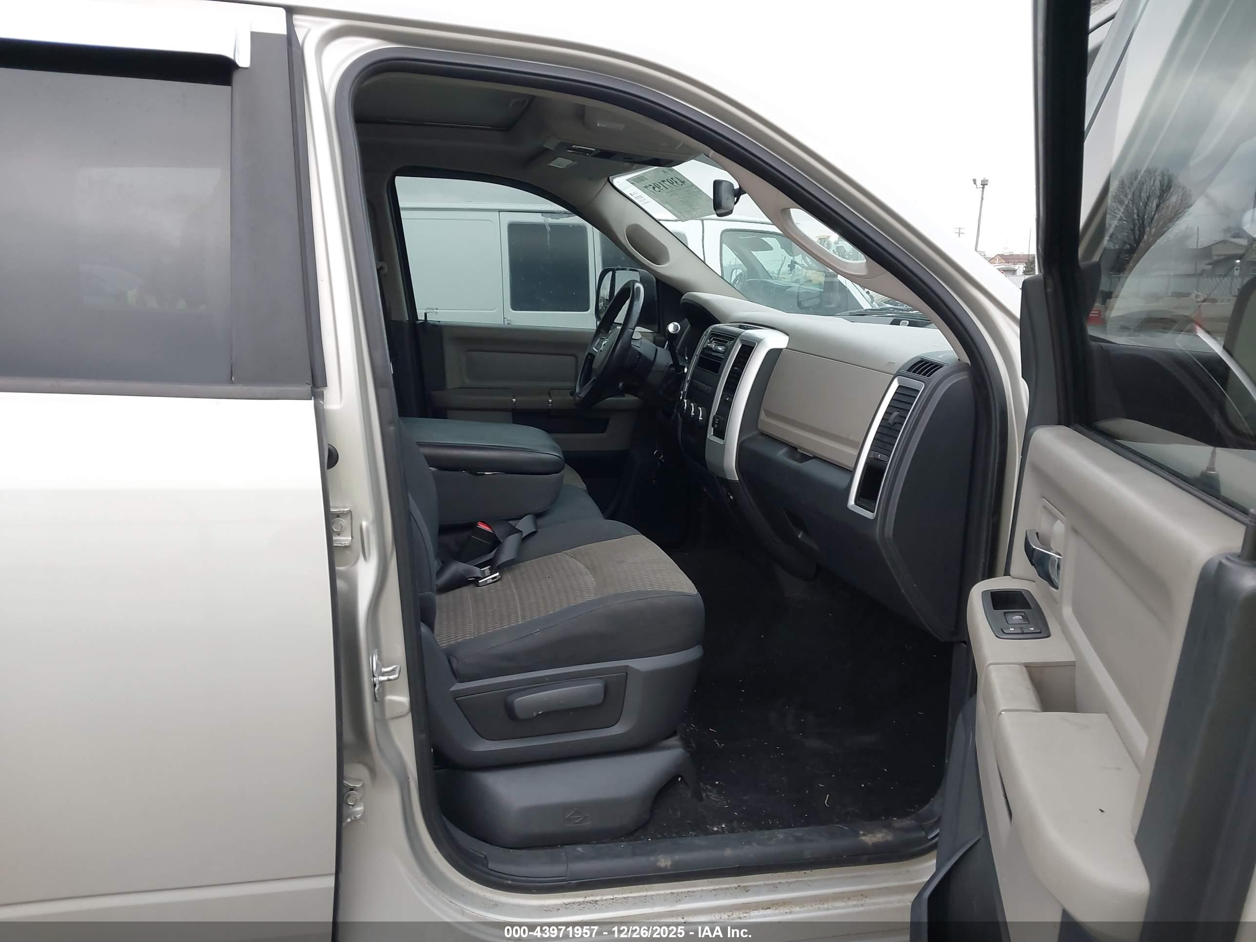 DODGE RAM image 5