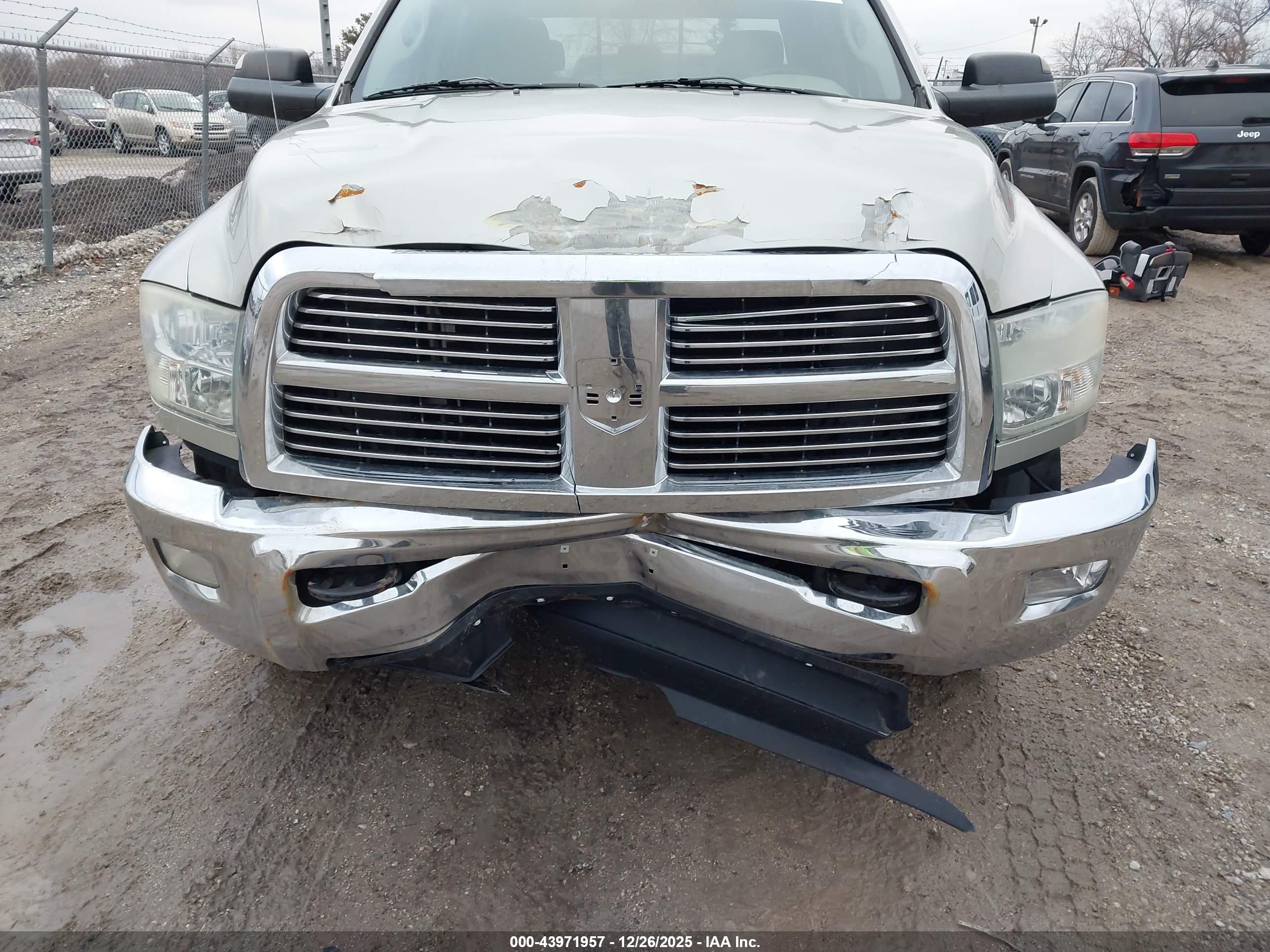 DODGE RAM image 6
