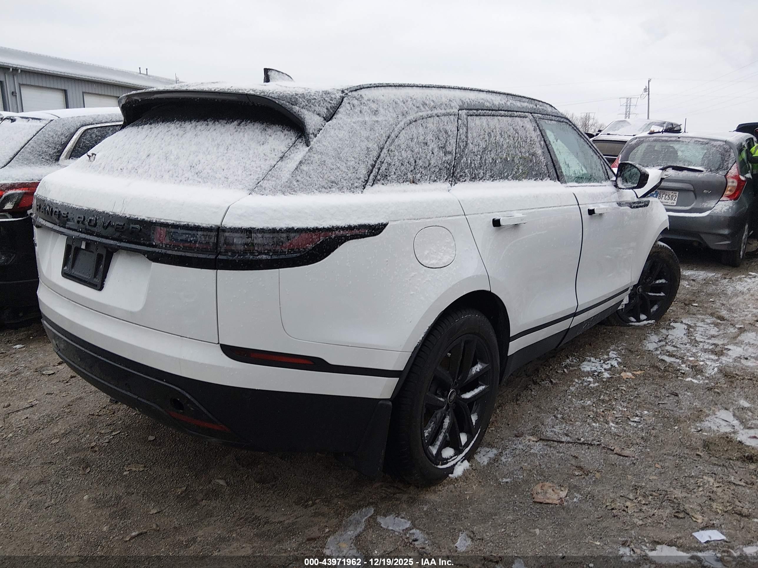 LAND ROVER image 4