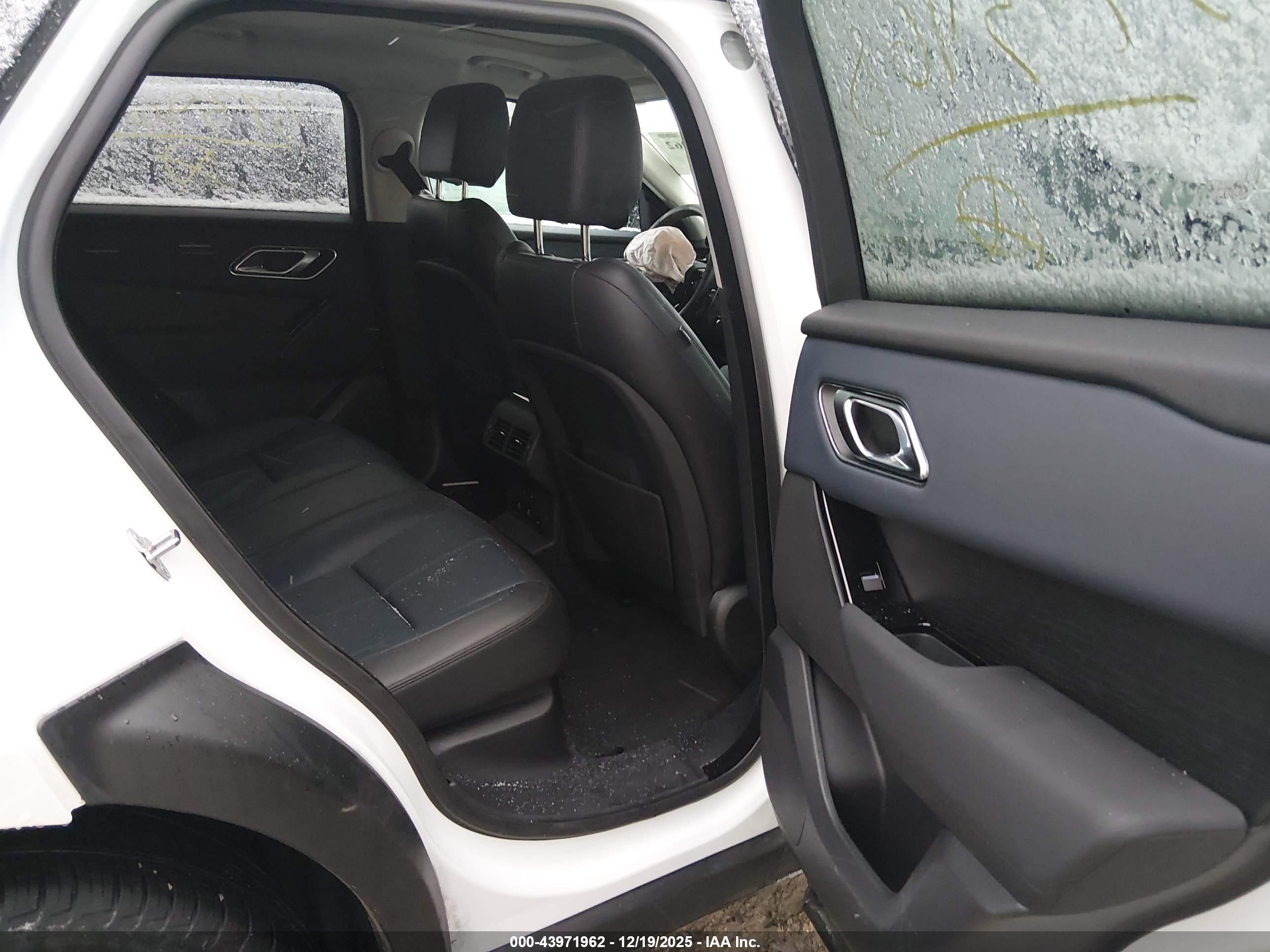 LAND ROVER image 8